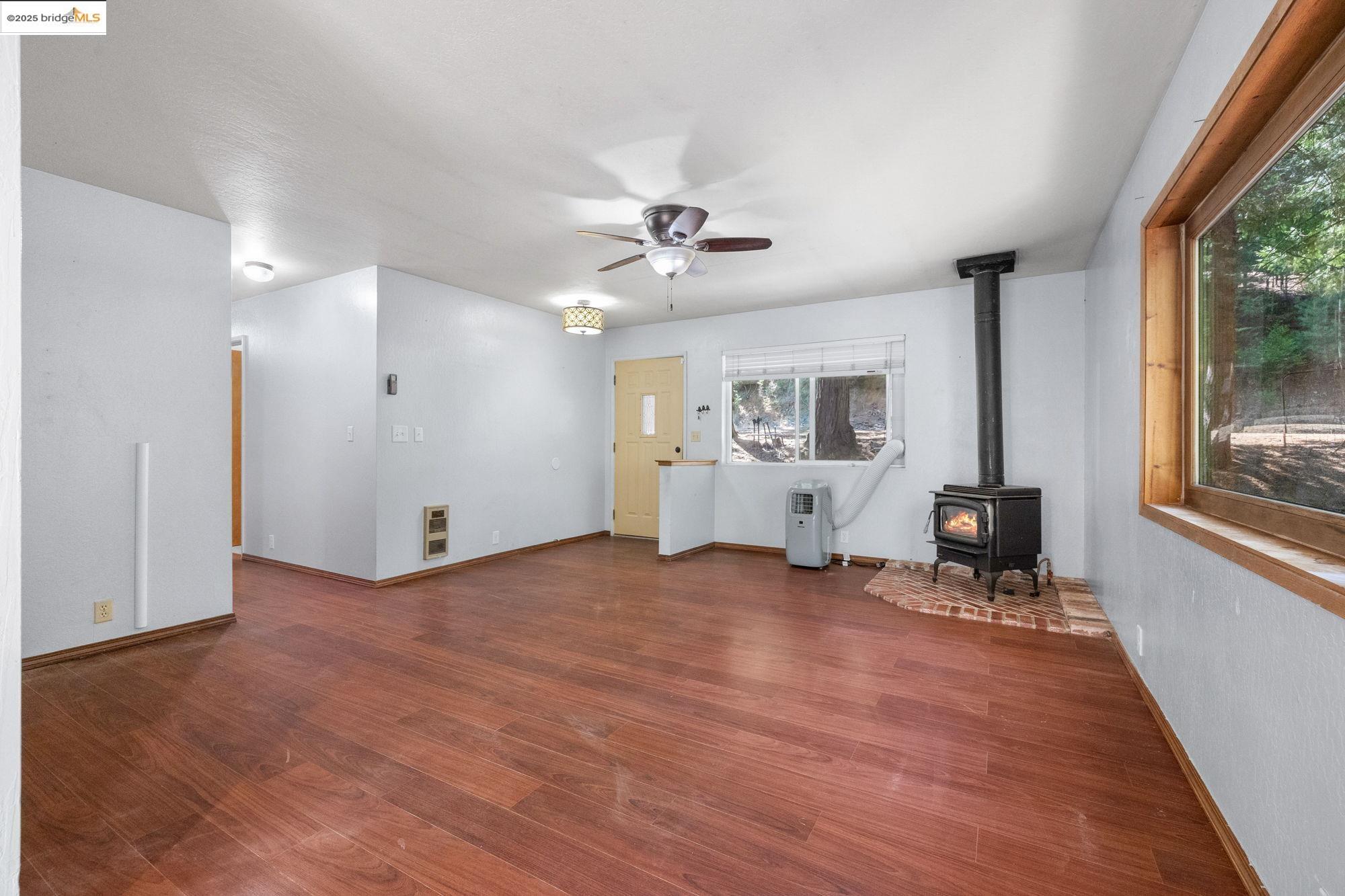 Detail Gallery Image 9 of 39 For 24238 Oxbow Lane N, Sonora,  CA 95370 - 3 Beds | 1/1 Baths