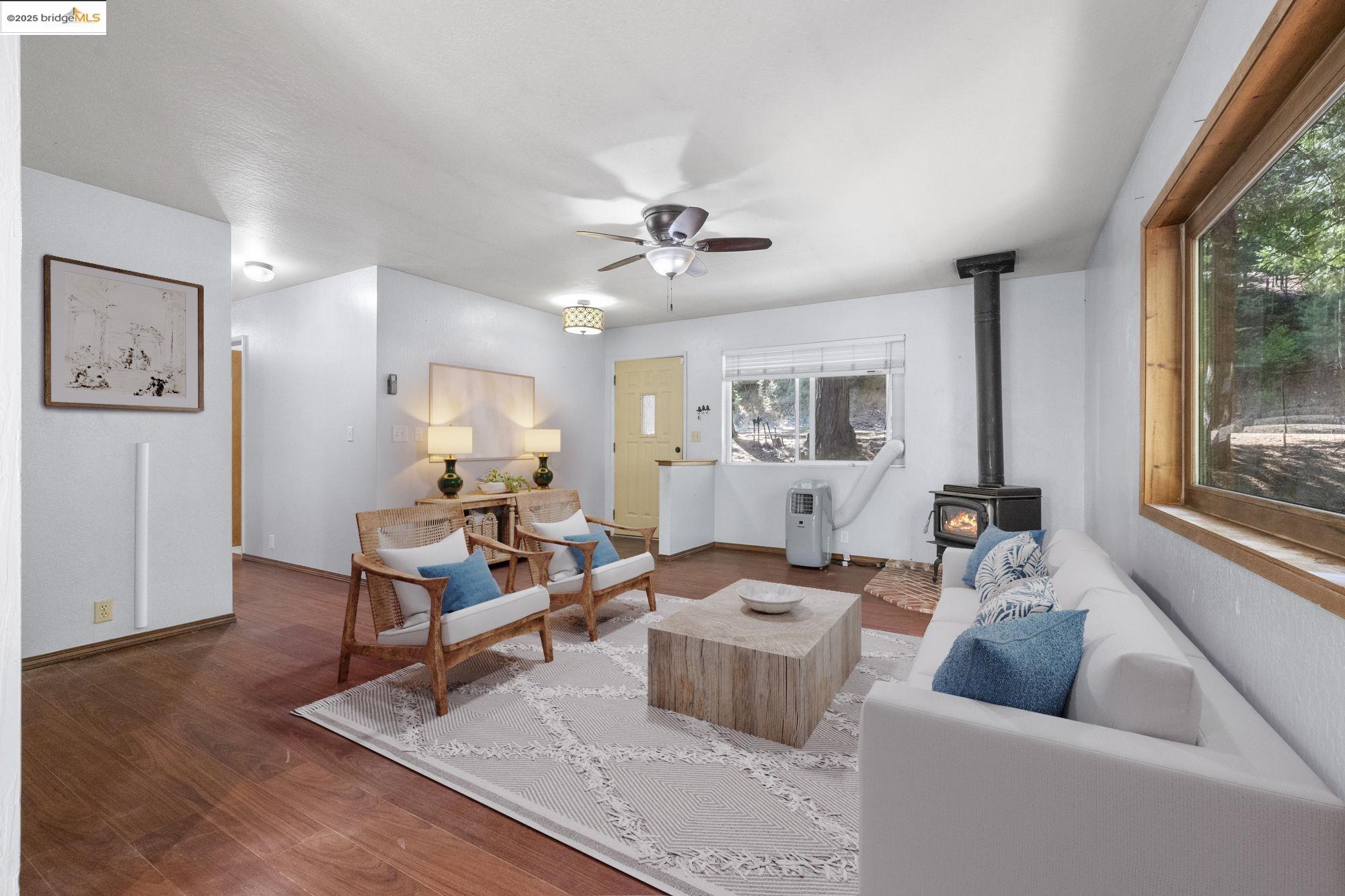 Detail Gallery Image 10 of 39 For 24238 Oxbow Lane N, Sonora,  CA 95370 - 3 Beds | 1/1 Baths