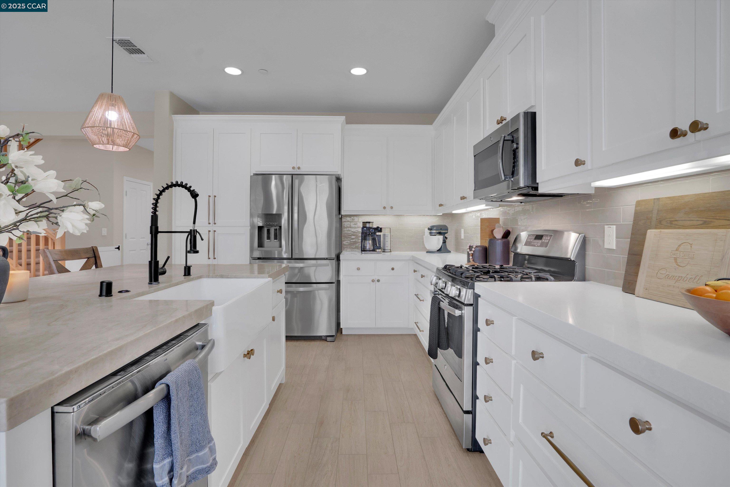 Detail Gallery Image 12 of 49 For 504 Vivian St, Brentwood,  CA 94513 - 4 Beds | 3 Baths