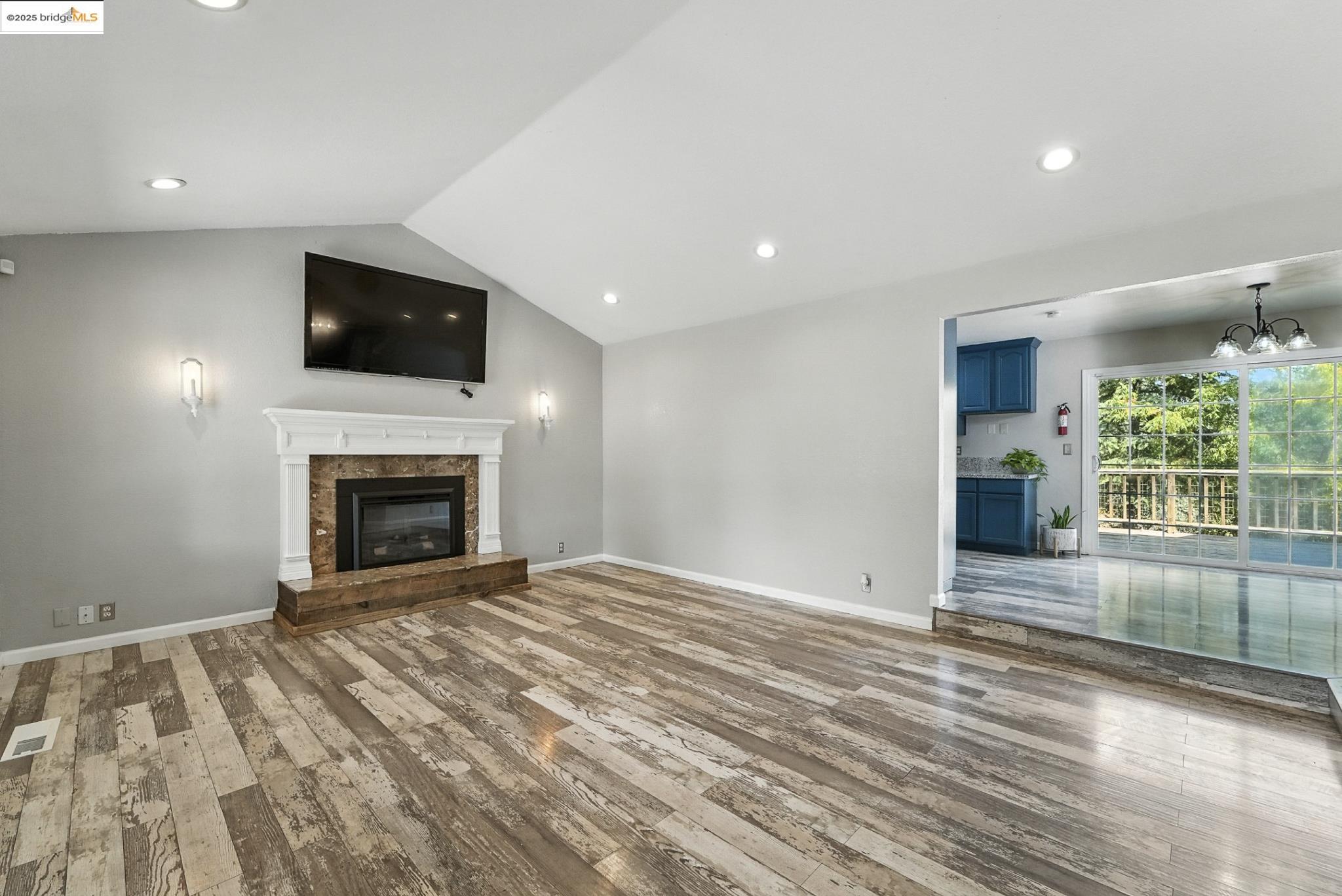 Detail Gallery Image 11 of 60 For 2422 Cheyenne Rd, Copperopolis,  CA 95228-9301 - 3 Beds | 2 Baths