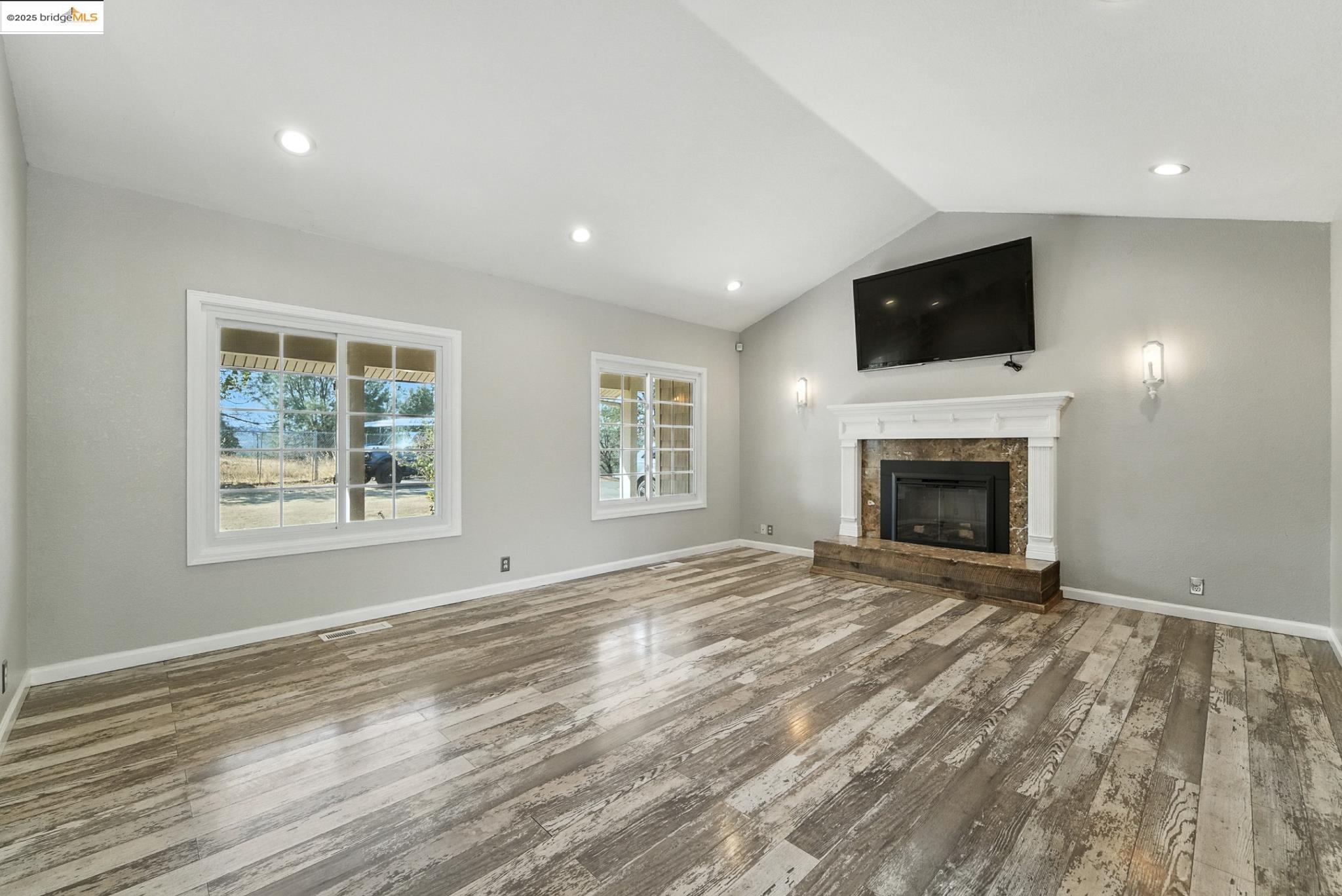 Detail Gallery Image 8 of 60 For 2422 Cheyenne Rd, Copperopolis,  CA 95228-9301 - 3 Beds | 2 Baths