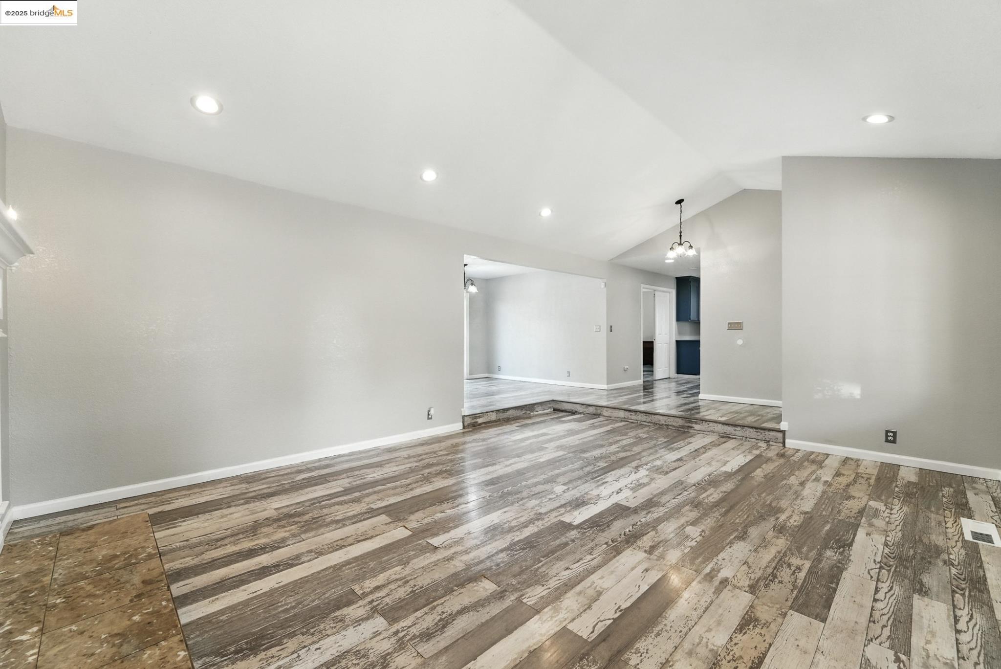 Detail Gallery Image 10 of 60 For 2422 Cheyenne Rd, Copperopolis,  CA 95228-9301 - 3 Beds | 2 Baths