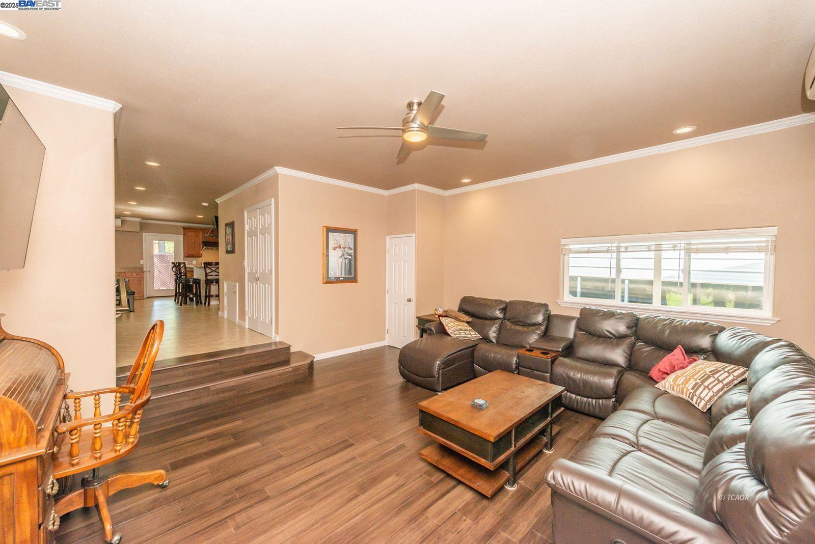 Detail Gallery Image 4 of 49 For 250 Mary Ave., Trinity Center,  CA 96091 - 3 Beds | 3 Baths