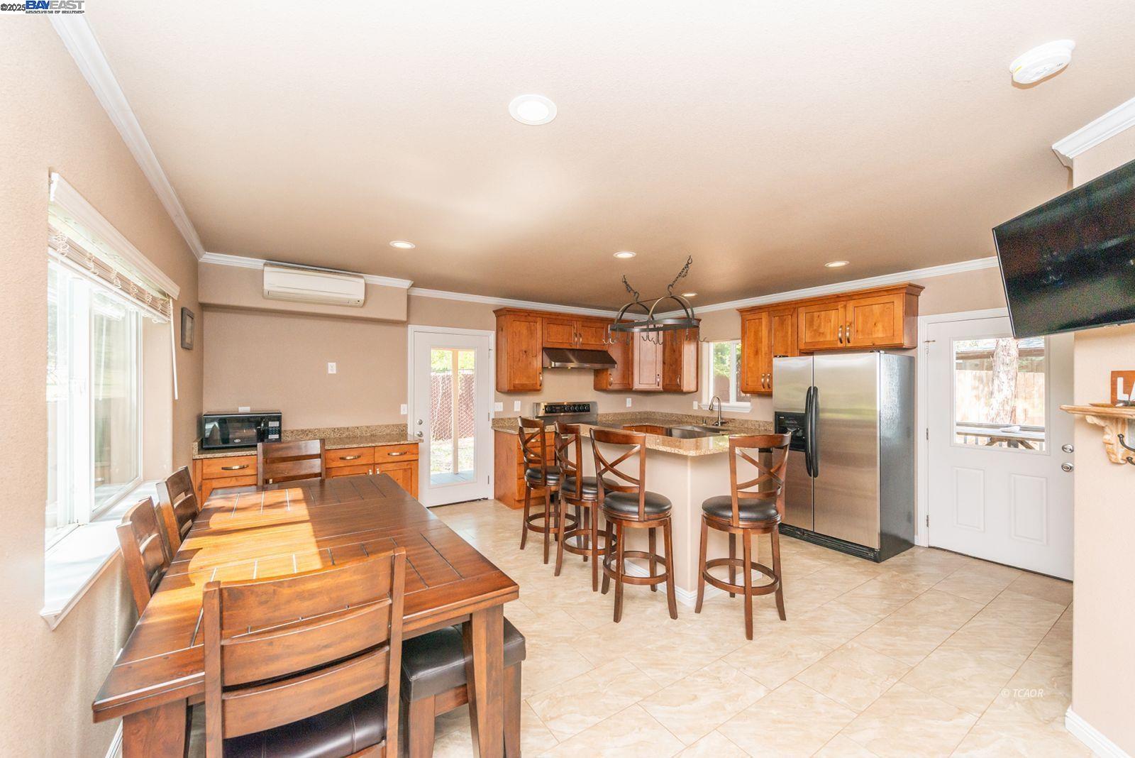 Detail Gallery Image 5 of 49 For 250 Mary Ave., Trinity Center,  CA 96091 - 3 Beds | 3 Baths