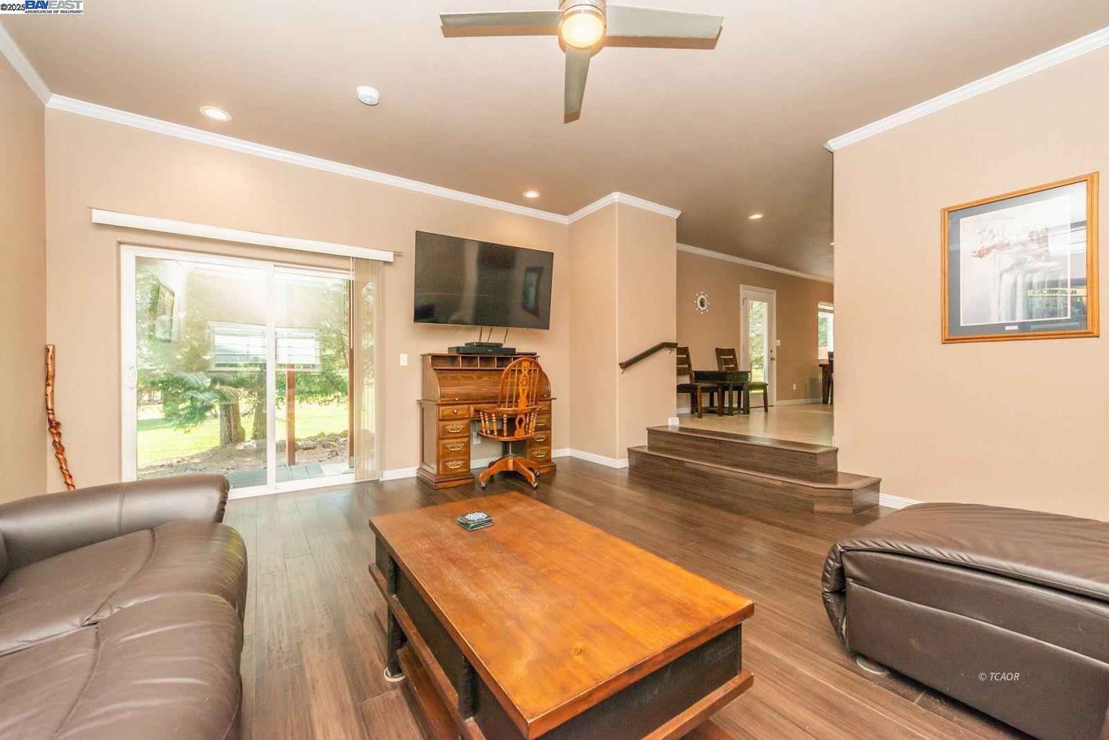 Detail Gallery Image 7 of 49 For 250 Mary Ave., Trinity Center,  CA 96091 - 3 Beds | 3 Baths