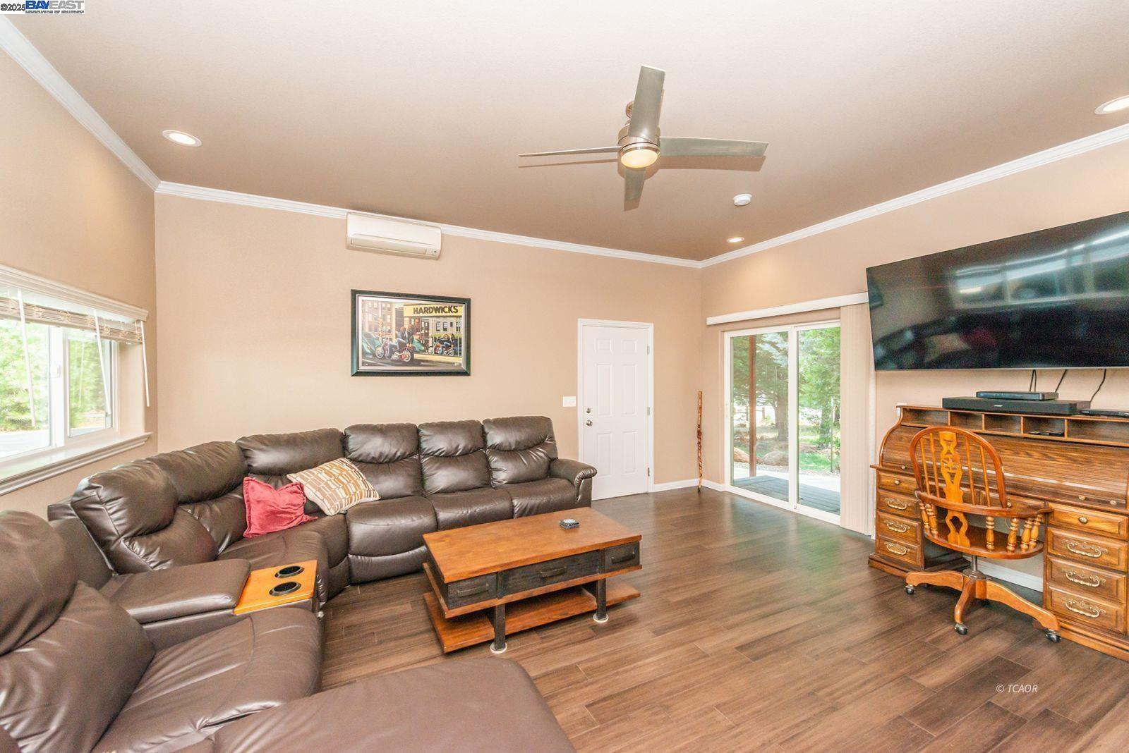 Detail Gallery Image 8 of 49 For 250 Mary Ave., Trinity Center,  CA 96091 - 3 Beds | 3 Baths