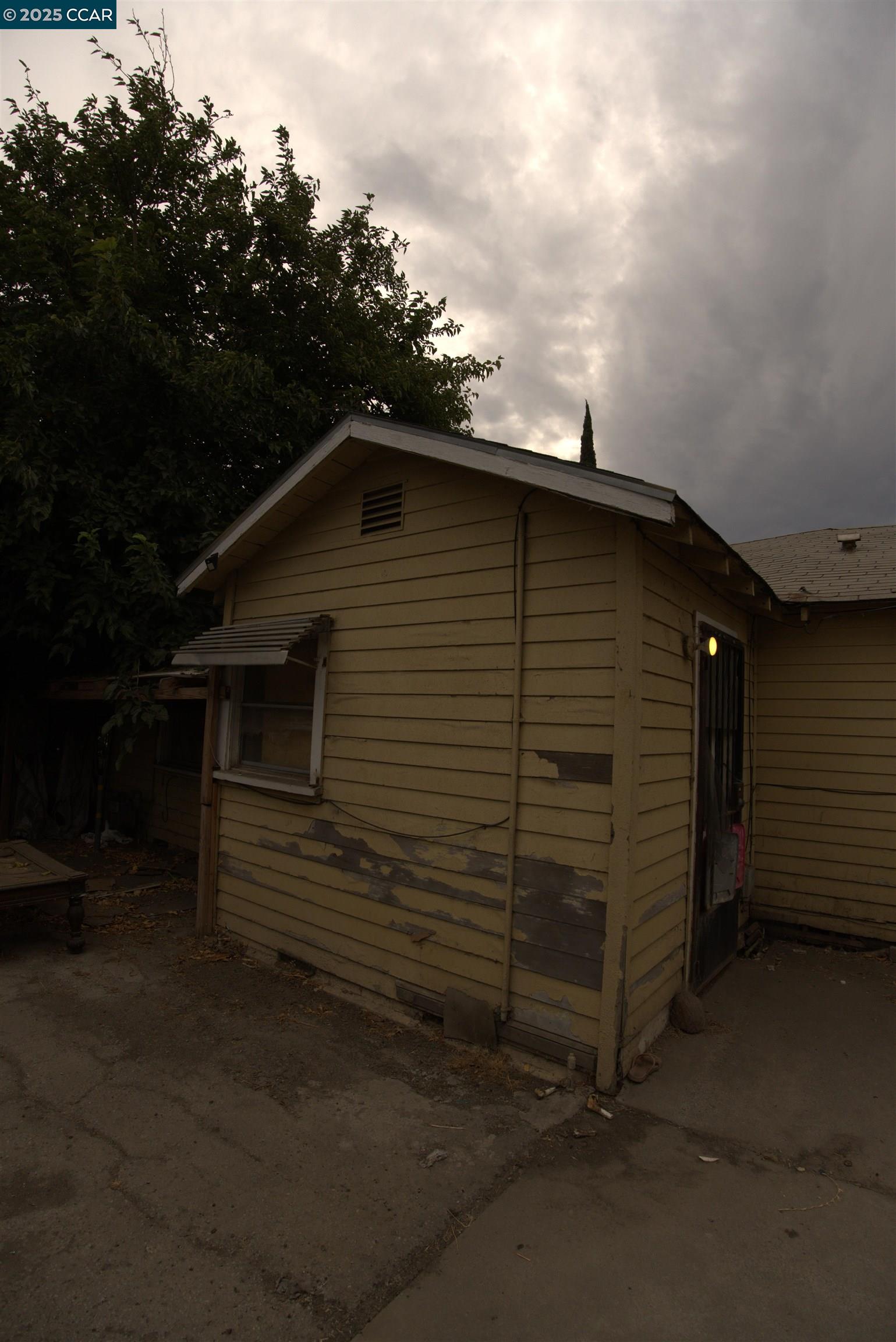 Detail Gallery Image 18 of 22 For 2347 E Alpine, Stockton,  CA 95205 - 4 Beds | 1 Baths