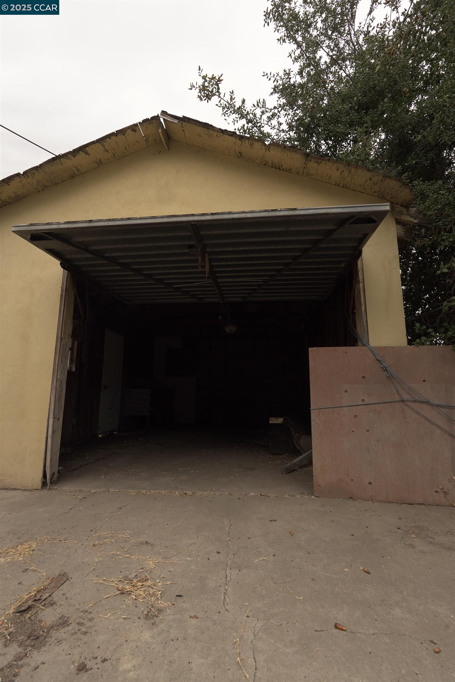 Detail Gallery Image 20 of 22 For 2347 E Alpine, Stockton,  CA 95205 - 4 Beds | 1 Baths