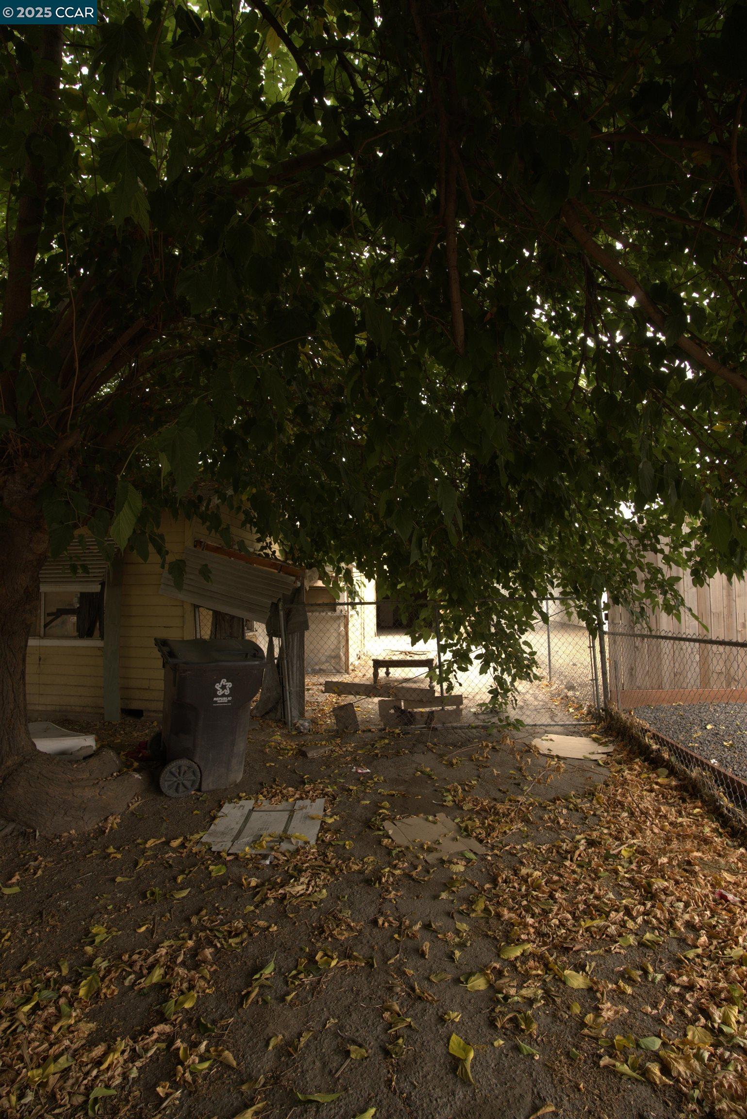 Detail Gallery Image 22 of 22 For 2347 E Alpine, Stockton,  CA 95205 - 4 Beds | 1 Baths