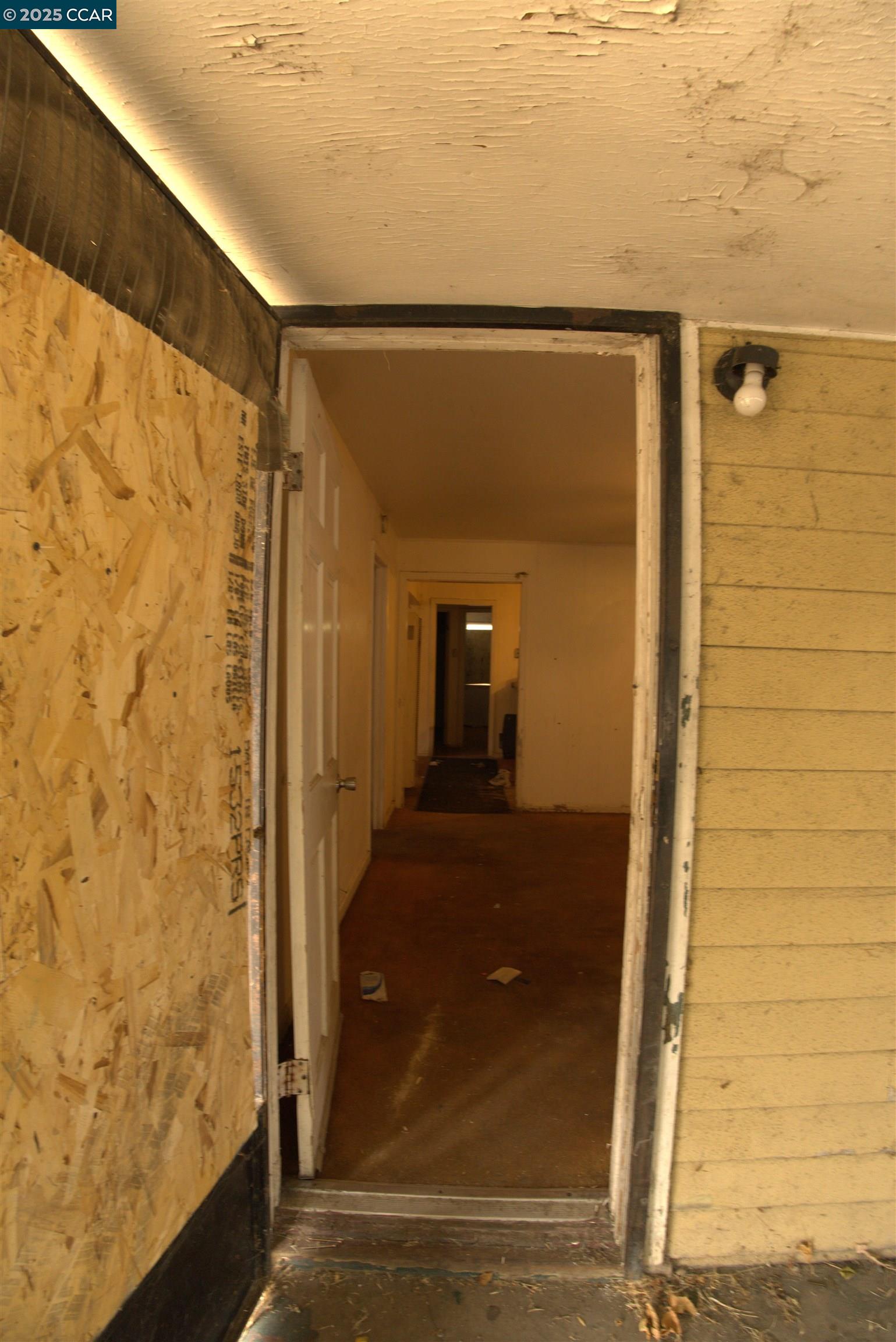 Detail Gallery Image 5 of 22 For 2347 E Alpine, Stockton,  CA 95205 - 4 Beds | 1 Baths