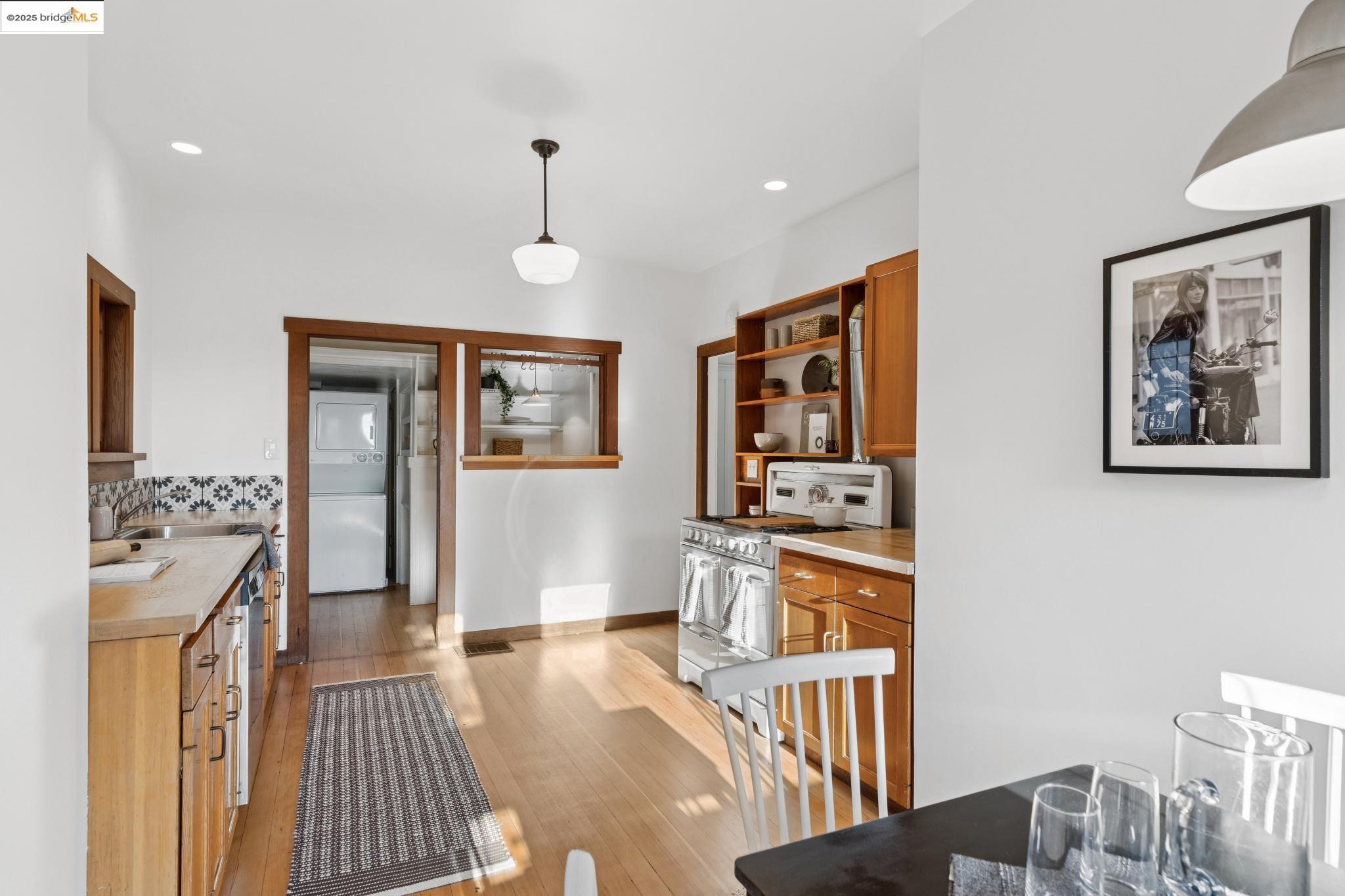 Detail Gallery Image 18 of 60 For 1532 Walnut St, Berkeley,  CA 94709 - 4 Beds | 3 Baths