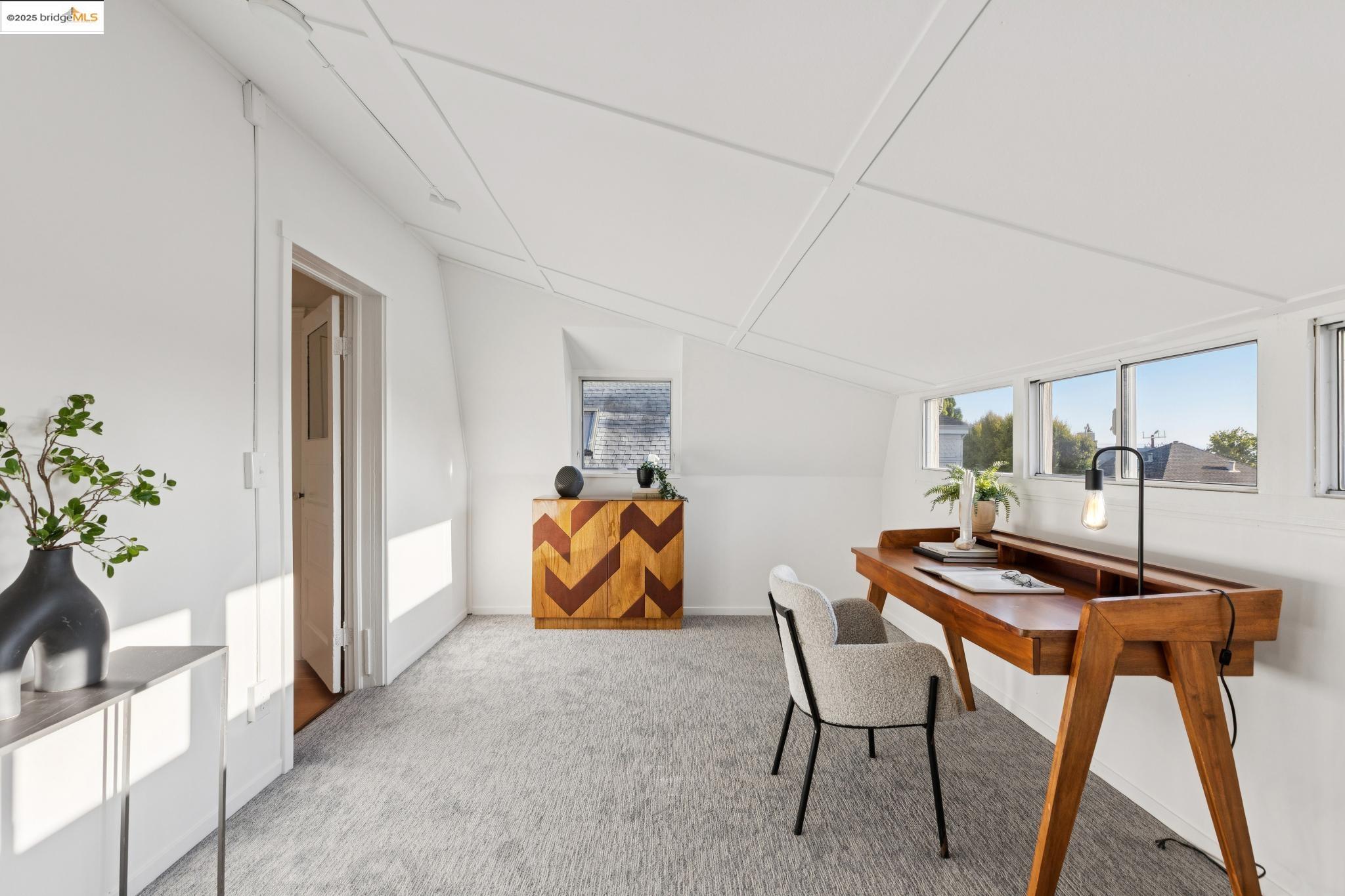 Detail Gallery Image 27 of 60 For 1532 Walnut St, Berkeley,  CA 94709 - 4 Beds | 3 Baths