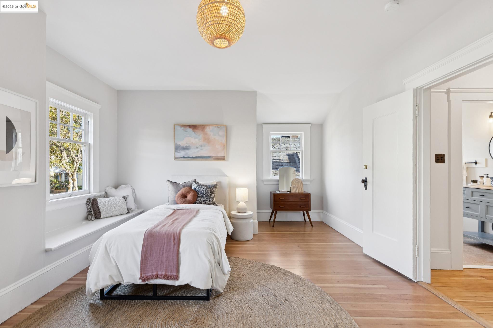 Detail Gallery Image 32 of 60 For 1532 Walnut St, Berkeley,  CA 94709 - 4 Beds | 3 Baths