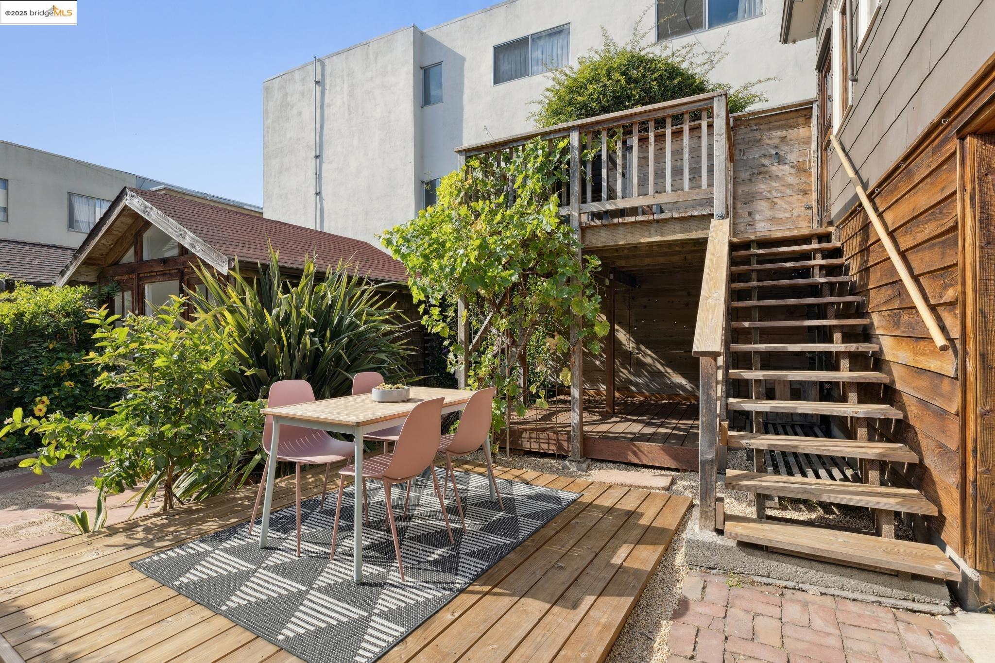 Detail Gallery Image 33 of 60 For 1532 Walnut St, Berkeley,  CA 94709 - 4 Beds | 3 Baths