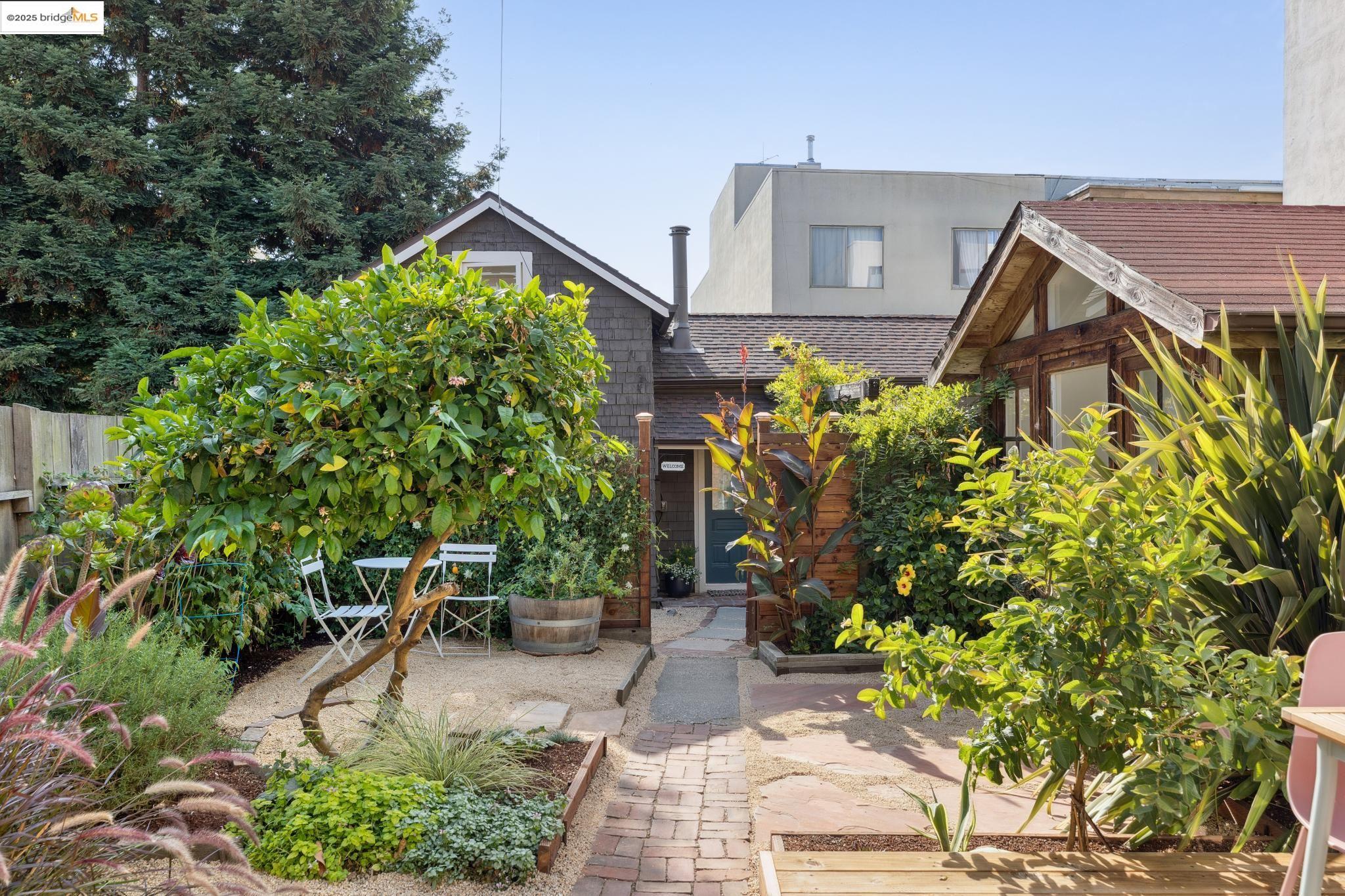 Detail Gallery Image 34 of 60 For 1532 Walnut St, Berkeley,  CA 94709 - 4 Beds | 3 Baths