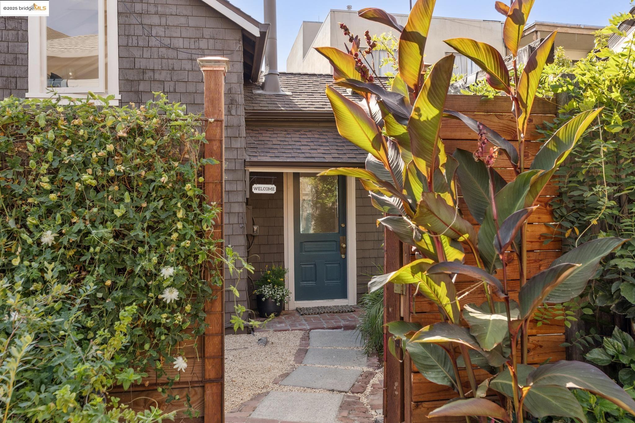 Detail Gallery Image 36 of 60 For 1532 Walnut St, Berkeley,  CA 94709 - 4 Beds | 3 Baths