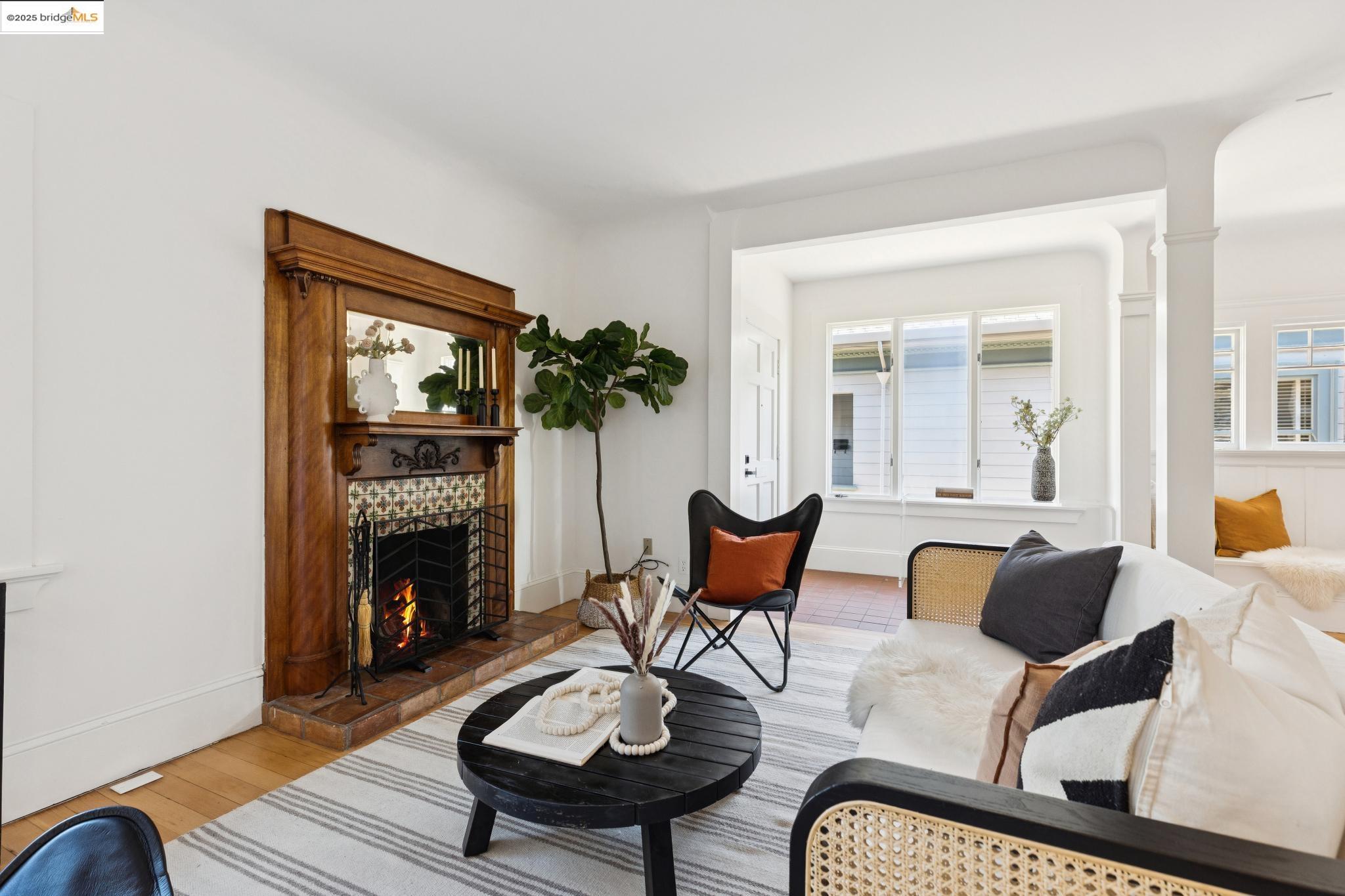 Detail Gallery Image 6 of 60 For 1532 Walnut St, Berkeley,  CA 94709 - 4 Beds | 3 Baths