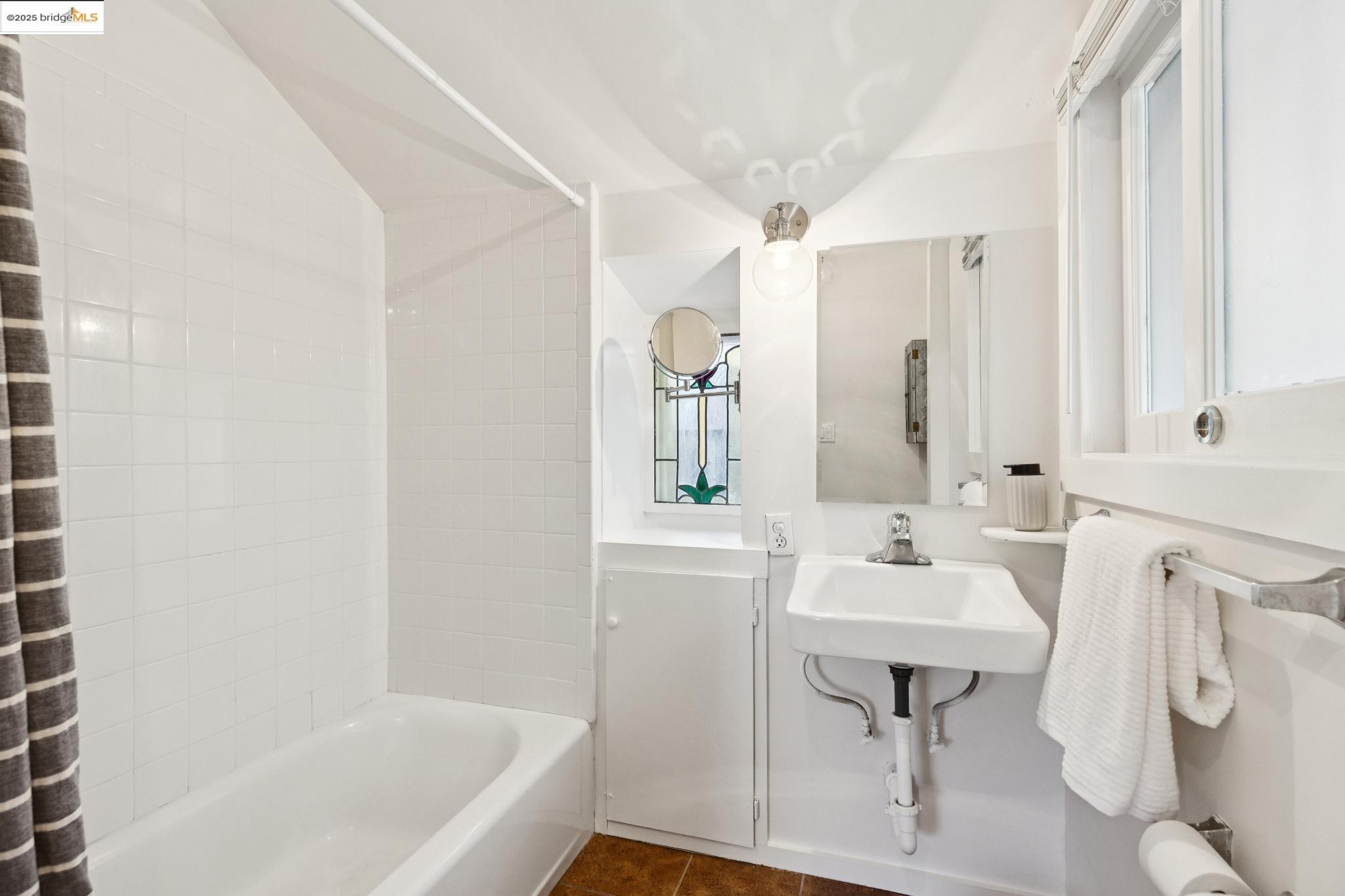 Detail Gallery Image 51 of 60 For 1532 Walnut St, Berkeley,  CA 94709 - 4 Beds | 3 Baths