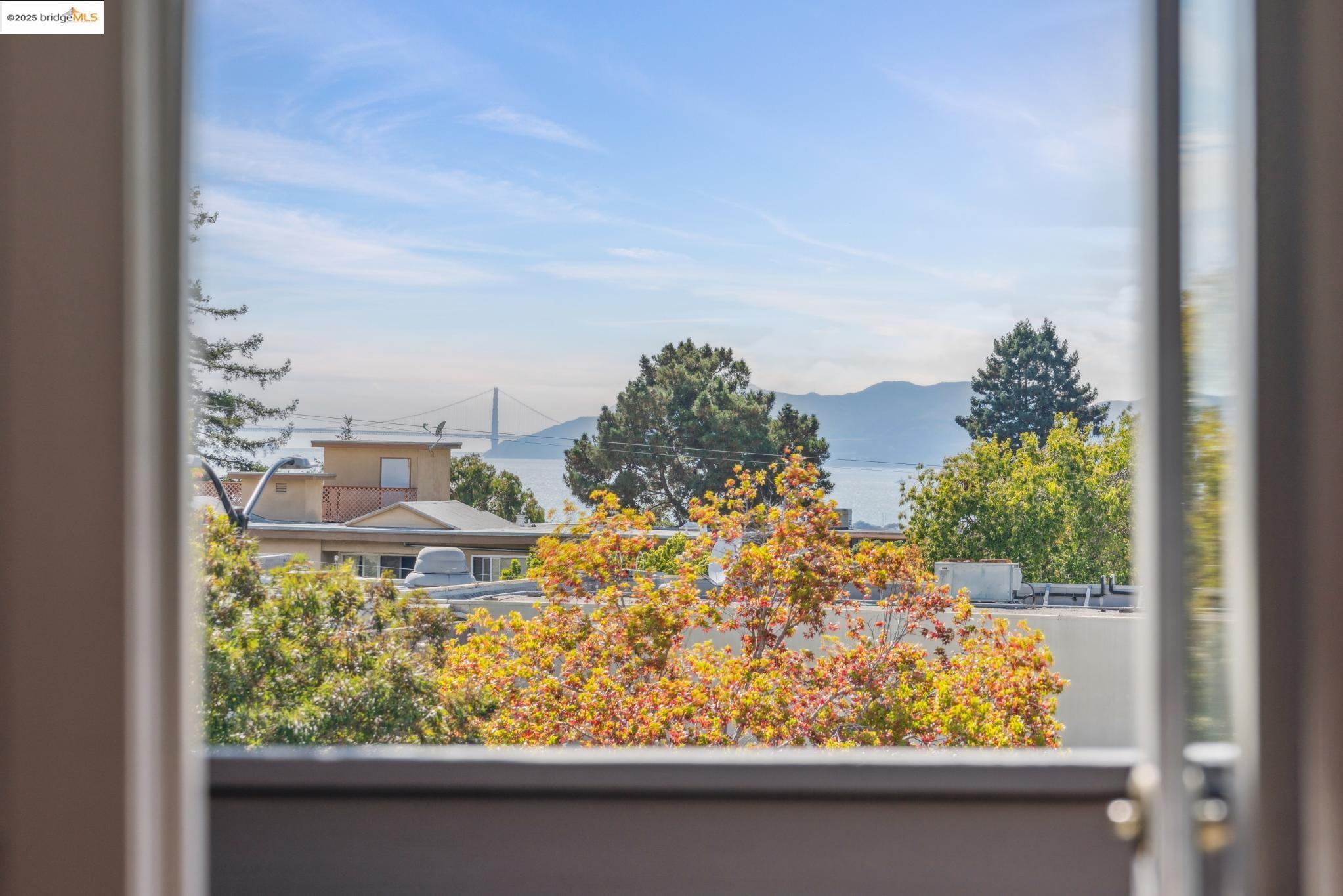 Detail Gallery Image 54 of 60 For 1532 Walnut St, Berkeley,  CA 94709 - 4 Beds | 3 Baths