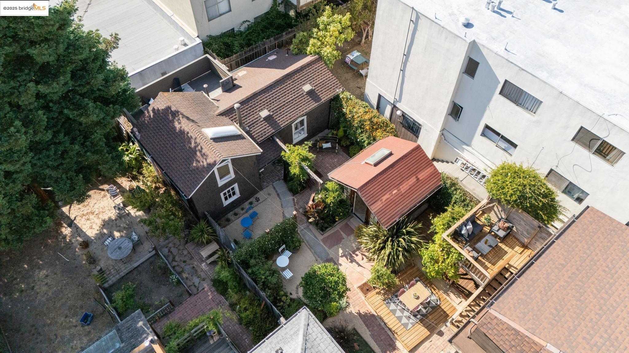 Detail Gallery Image 59 of 60 For 1532 Walnut St, Berkeley,  CA 94709 - 4 Beds | 3 Baths