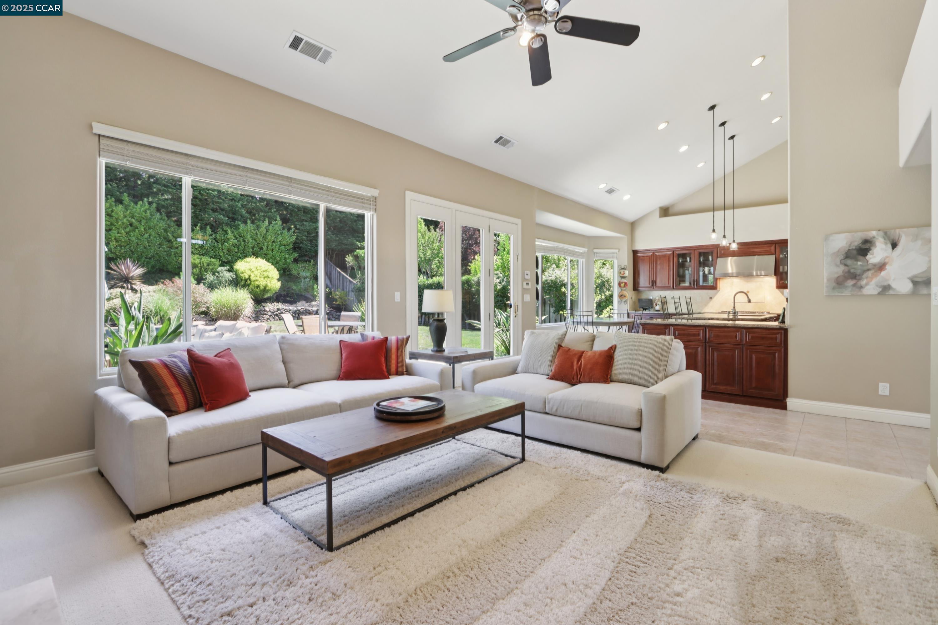 Detail Gallery Image 17 of 55 For 132 Victoria Pl, Danville,  CA 94506 - 5 Beds | 4 Baths
