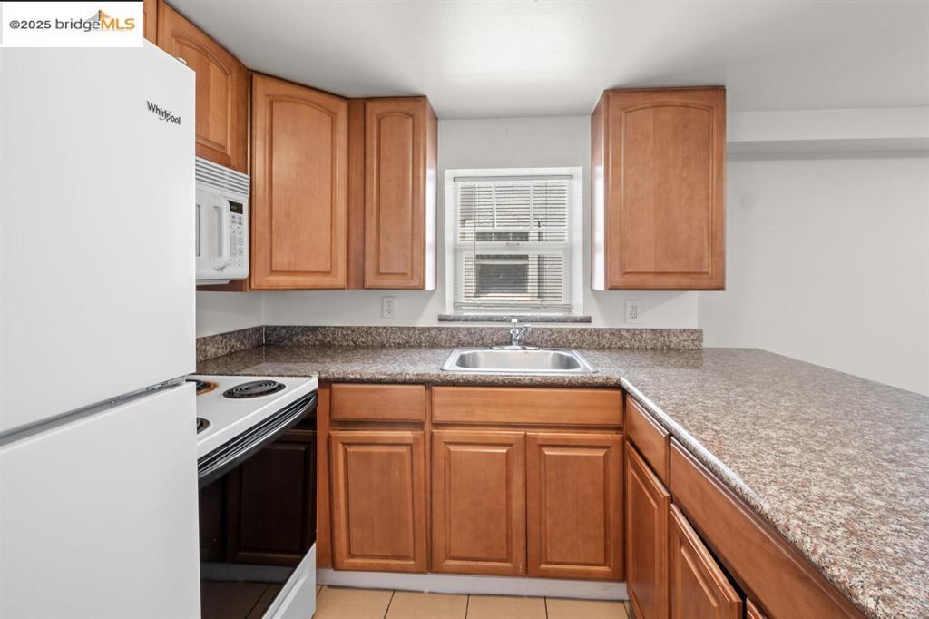 Detail Gallery Image 3 of 8 For 305 Ripley, Richmond,  CA 94801 - – Beds | – Baths