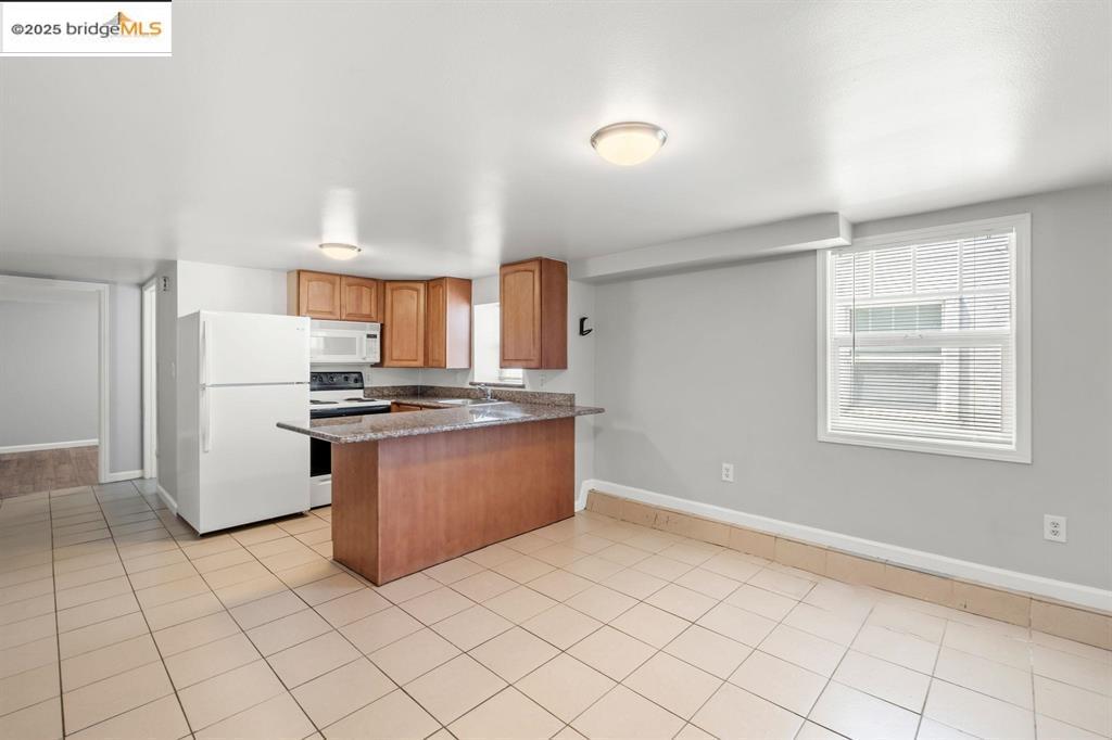 Detail Gallery Image 4 of 8 For 305 Ripley, Richmond,  CA 94801 - – Beds | – Baths