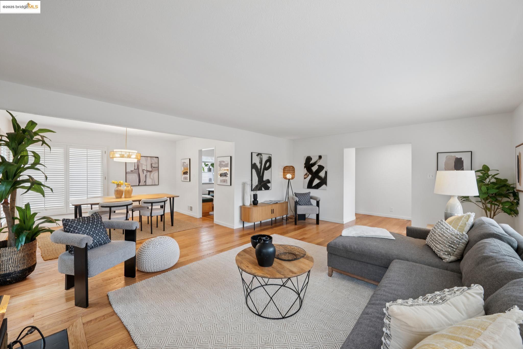 Detail Gallery Image 13 of 60 For 6141 Broadway Ter, Oakland,  CA 94618 - 3 Beds | 2 Baths