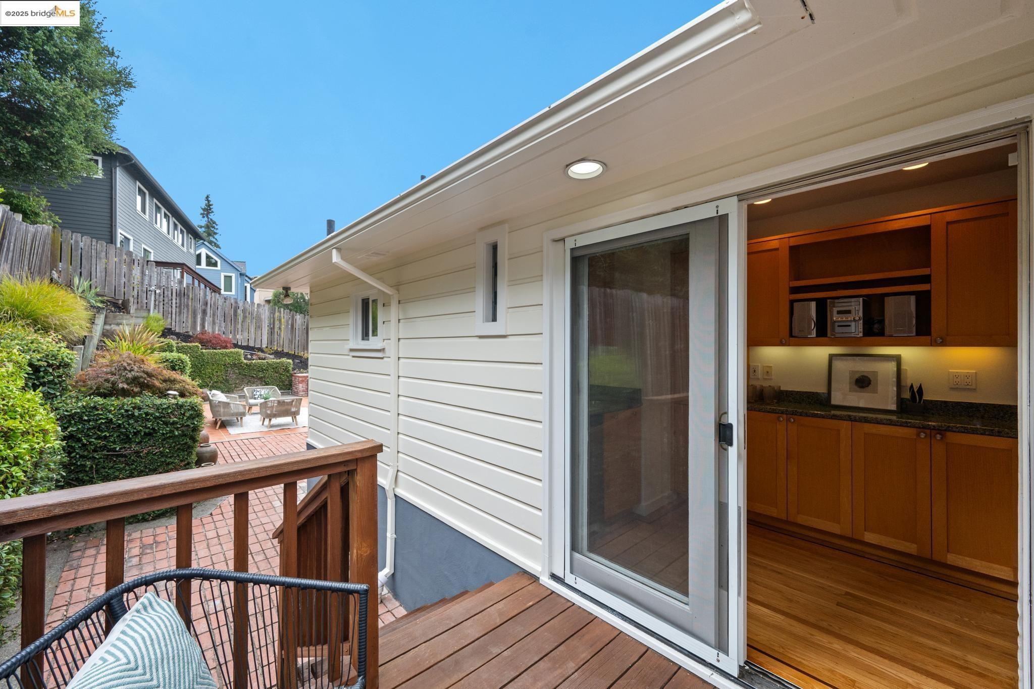 Detail Gallery Image 29 of 60 For 6141 Broadway Ter, Oakland,  CA 94618 - 3 Beds | 2 Baths