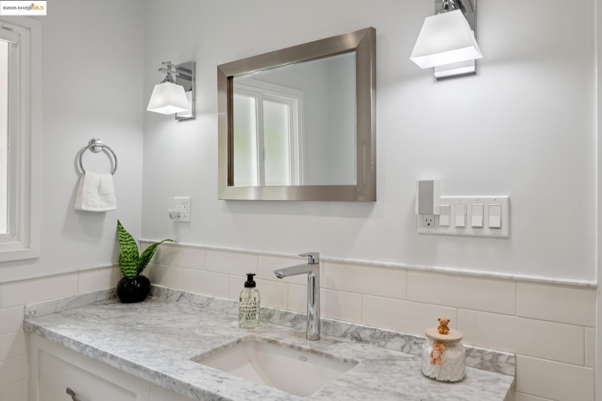 Detail Gallery Image 36 of 60 For 6141 Broadway Ter, Oakland,  CA 94618 - 3 Beds | 2 Baths