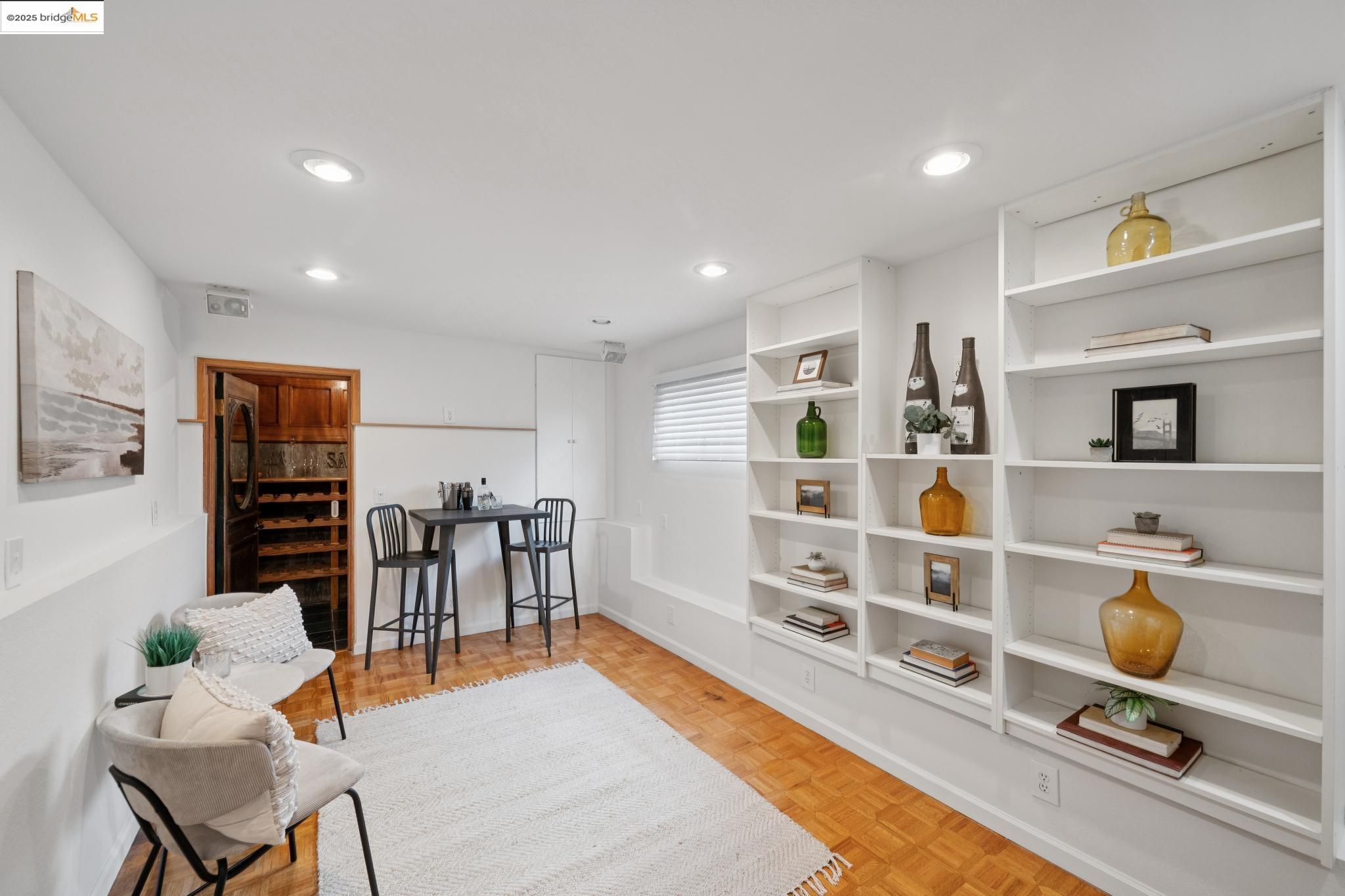 Detail Gallery Image 40 of 60 For 6141 Broadway Ter, Oakland,  CA 94618 - 3 Beds | 2 Baths