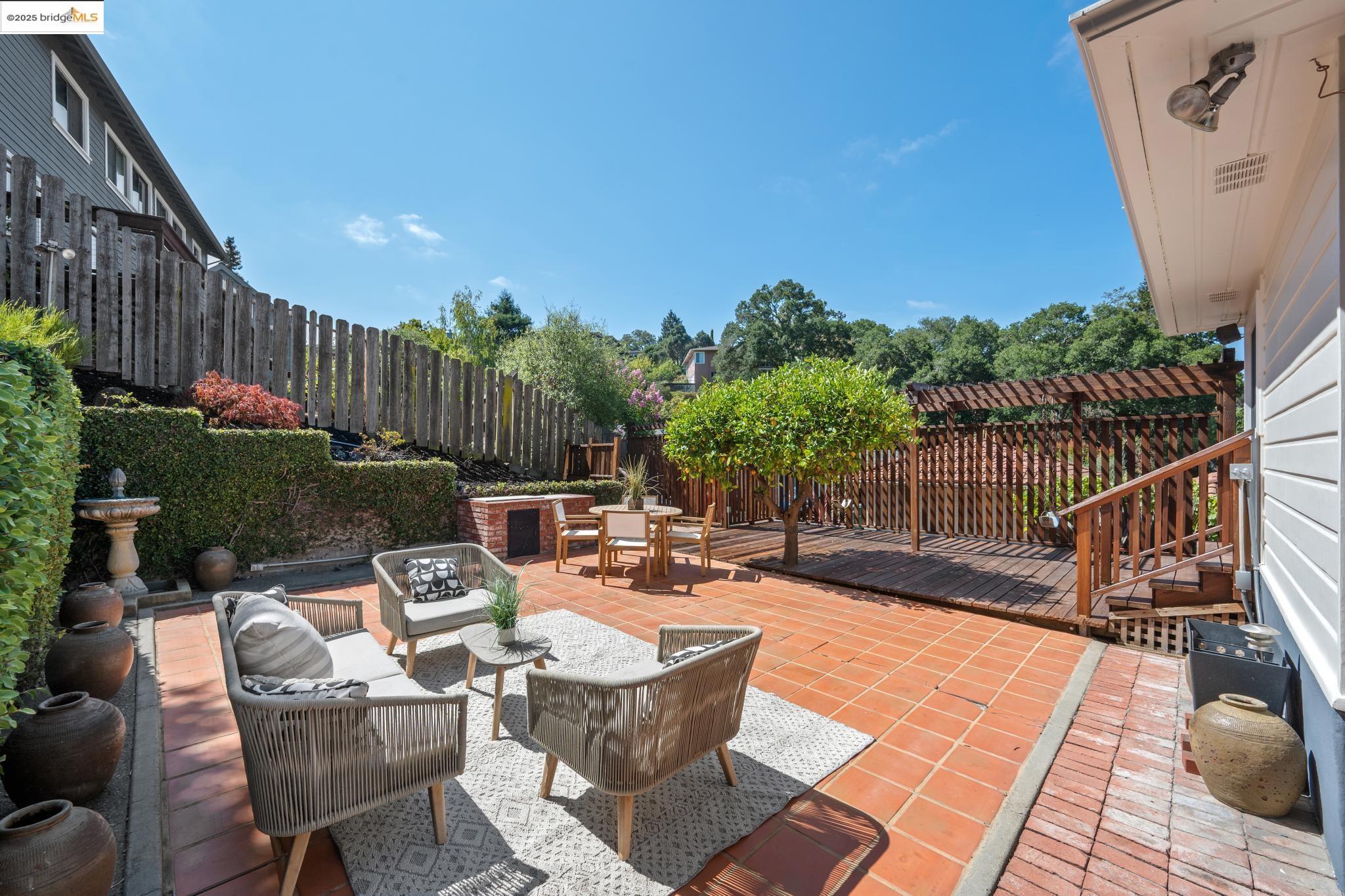 Detail Gallery Image 50 of 60 For 6141 Broadway Ter, Oakland,  CA 94618 - 3 Beds | 2 Baths