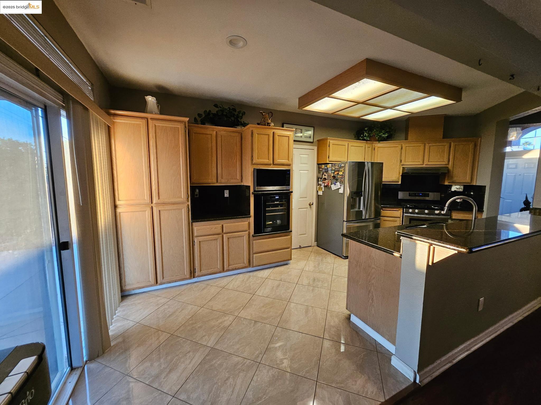 Detail Gallery Image 4 of 11 For 2236 Newport Ct, Discovery Bay,  CA 94505 - 4 Beds | 2/1 Baths