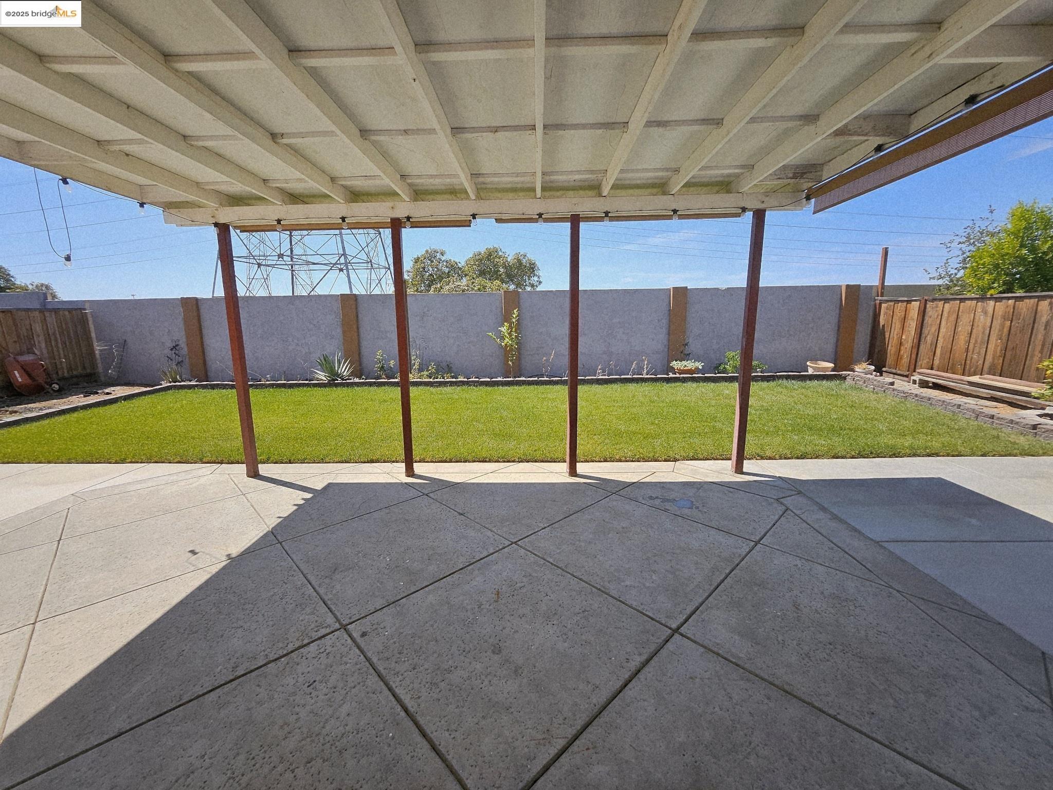 Detail Gallery Image 9 of 11 For 2236 Newport Ct, Discovery Bay,  CA 94505 - 4 Beds | 2/1 Baths