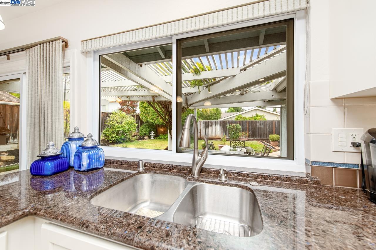 Detail Gallery Image 18 of 38 For 7867 Fairoaks Dr, Pleasanton,  CA 94588 - 4 Beds | 2 Baths