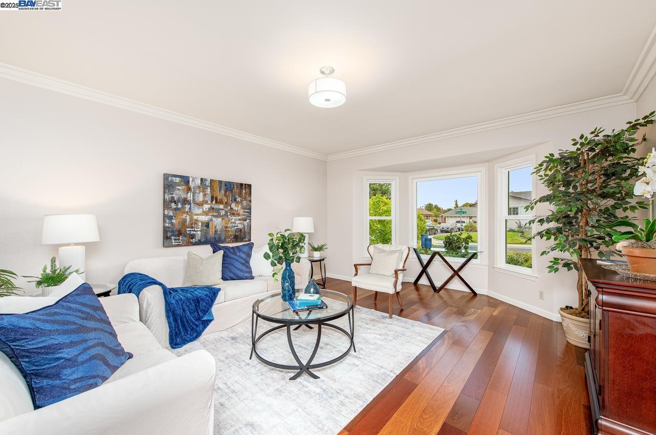 Detail Gallery Image 8 of 38 For 7867 Fairoaks Dr, Pleasanton,  CA 94588 - 4 Beds | 2 Baths