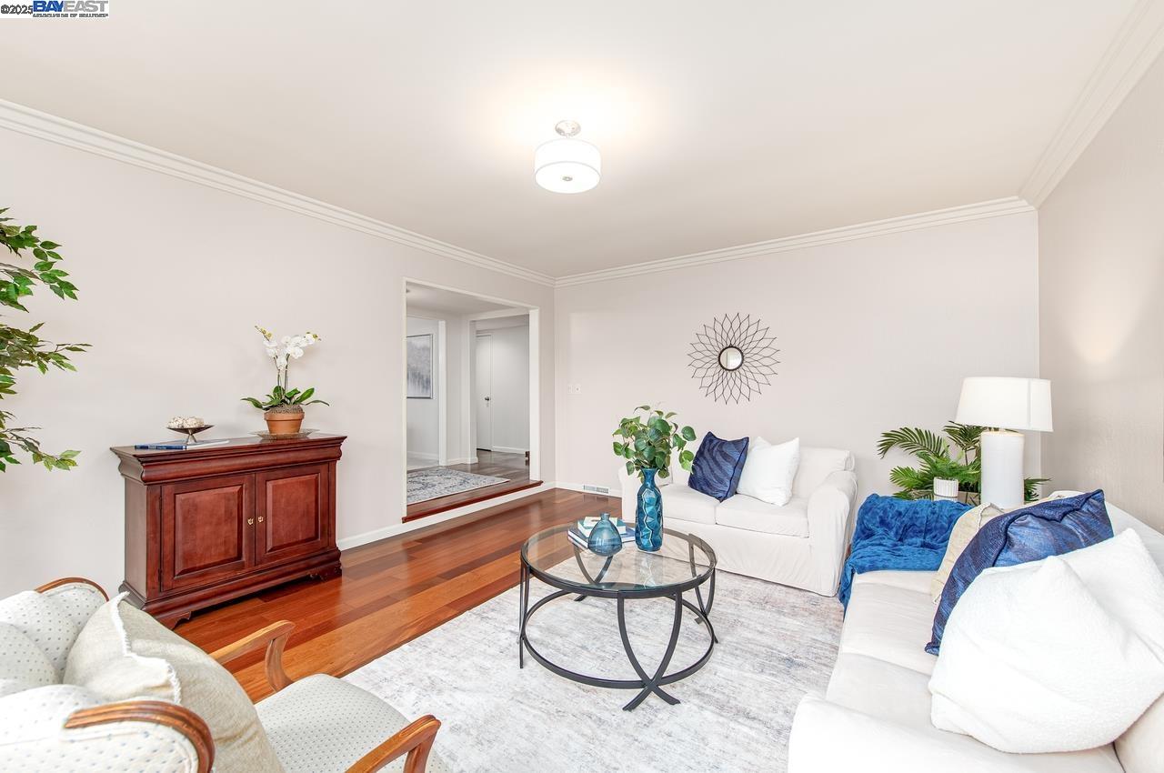 Detail Gallery Image 9 of 38 For 7867 Fairoaks Dr, Pleasanton,  CA 94588 - 4 Beds | 2 Baths