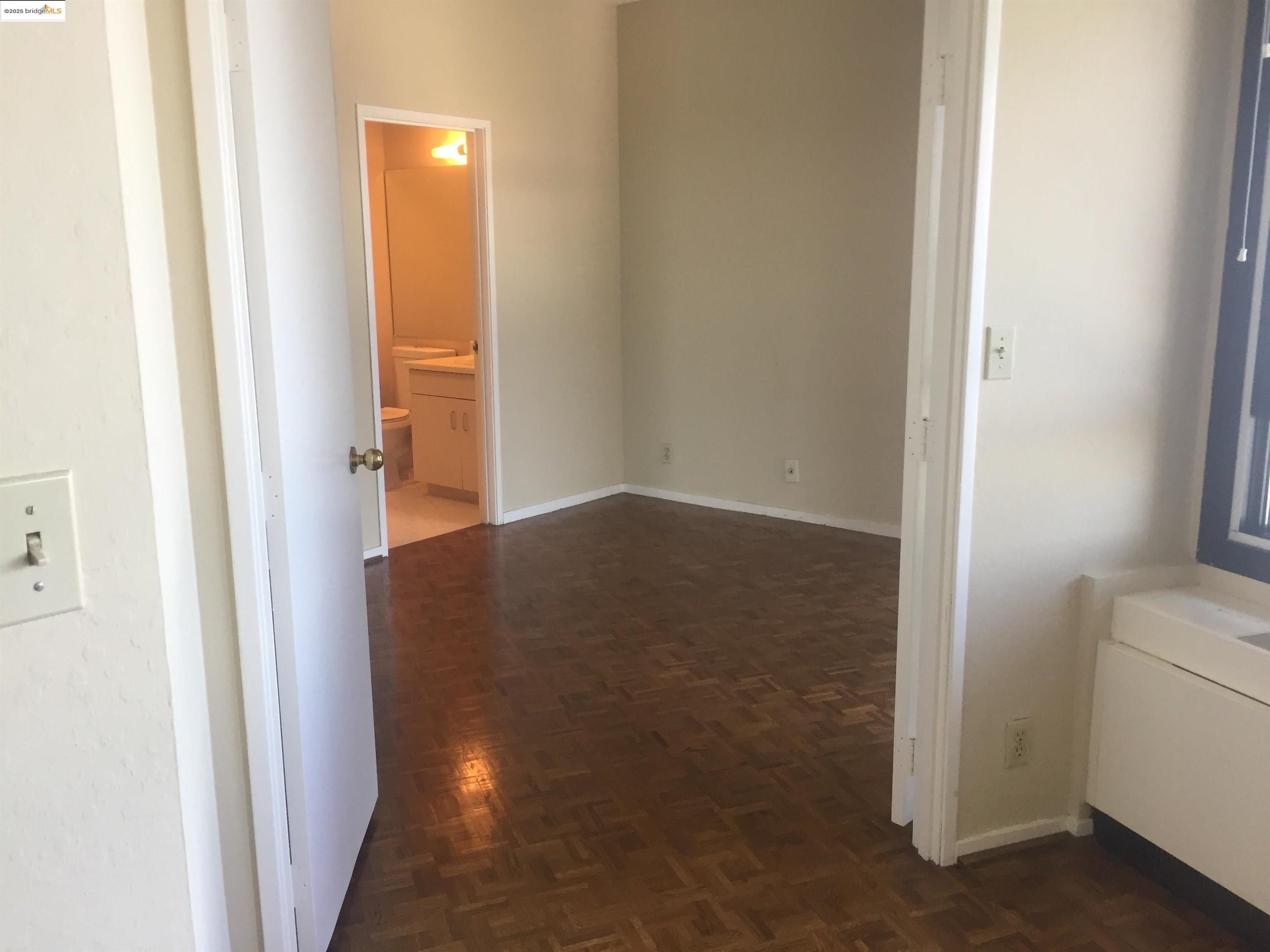 Photo #8: 41110956 Listing: Photo #8