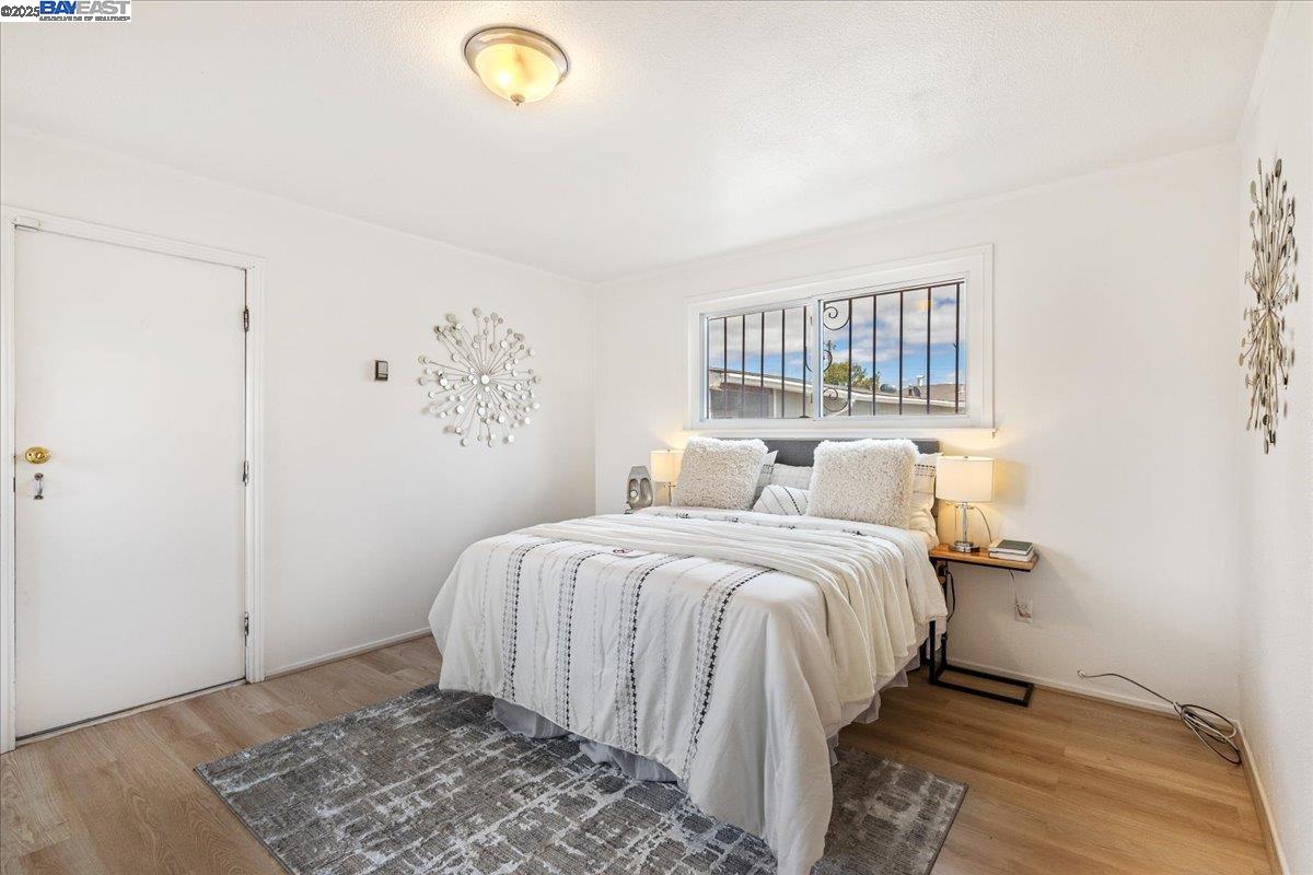 Detail Gallery Image 15 of 26 For 9900 Maddux Dr, Oakland,  CA 94603 - 3 Beds | 2 Baths