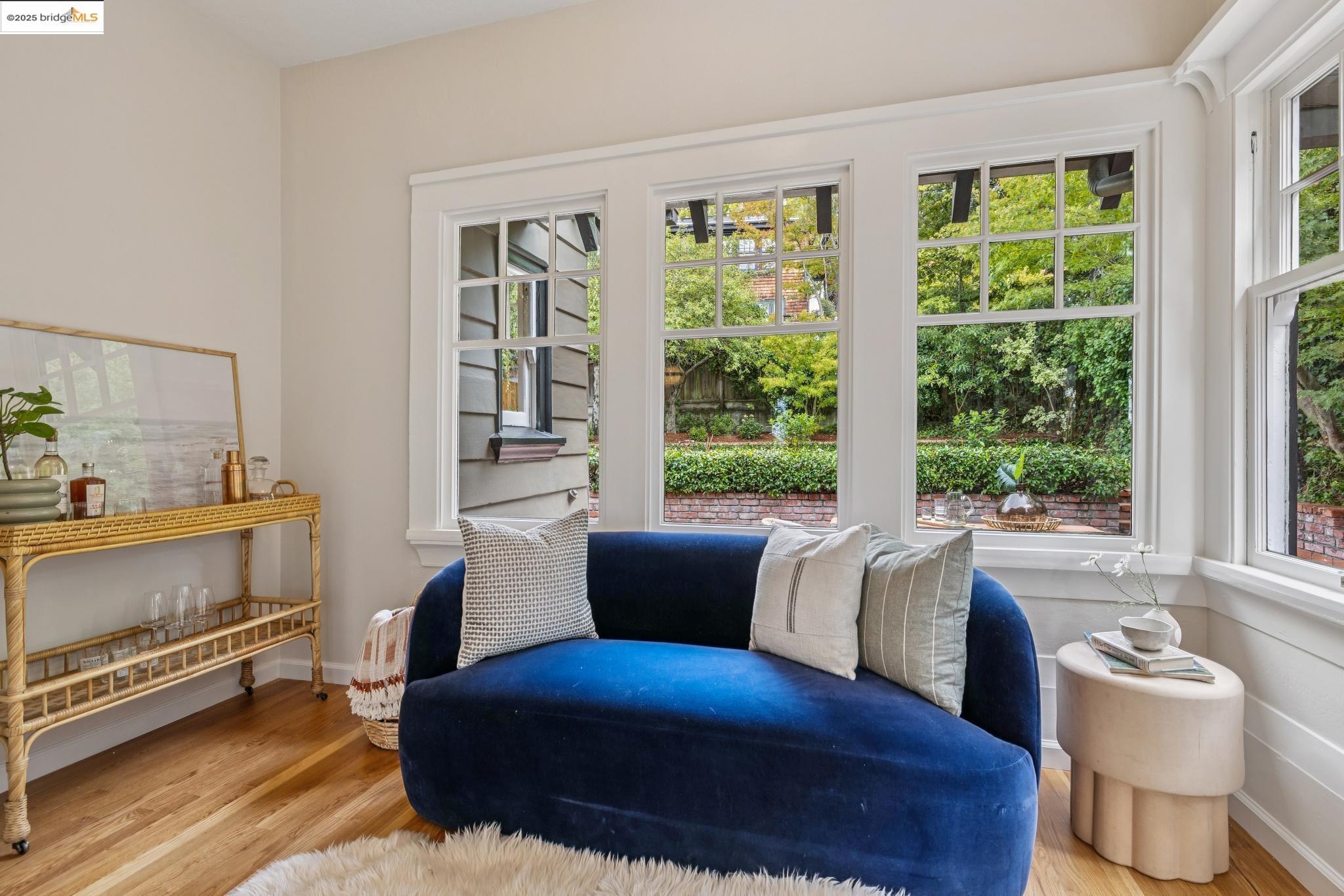 Detail Gallery Image 15 of 50 For 118 Hillside Ave, Piedmont,  CA 94611 - 3 Beds | 2/1 Baths