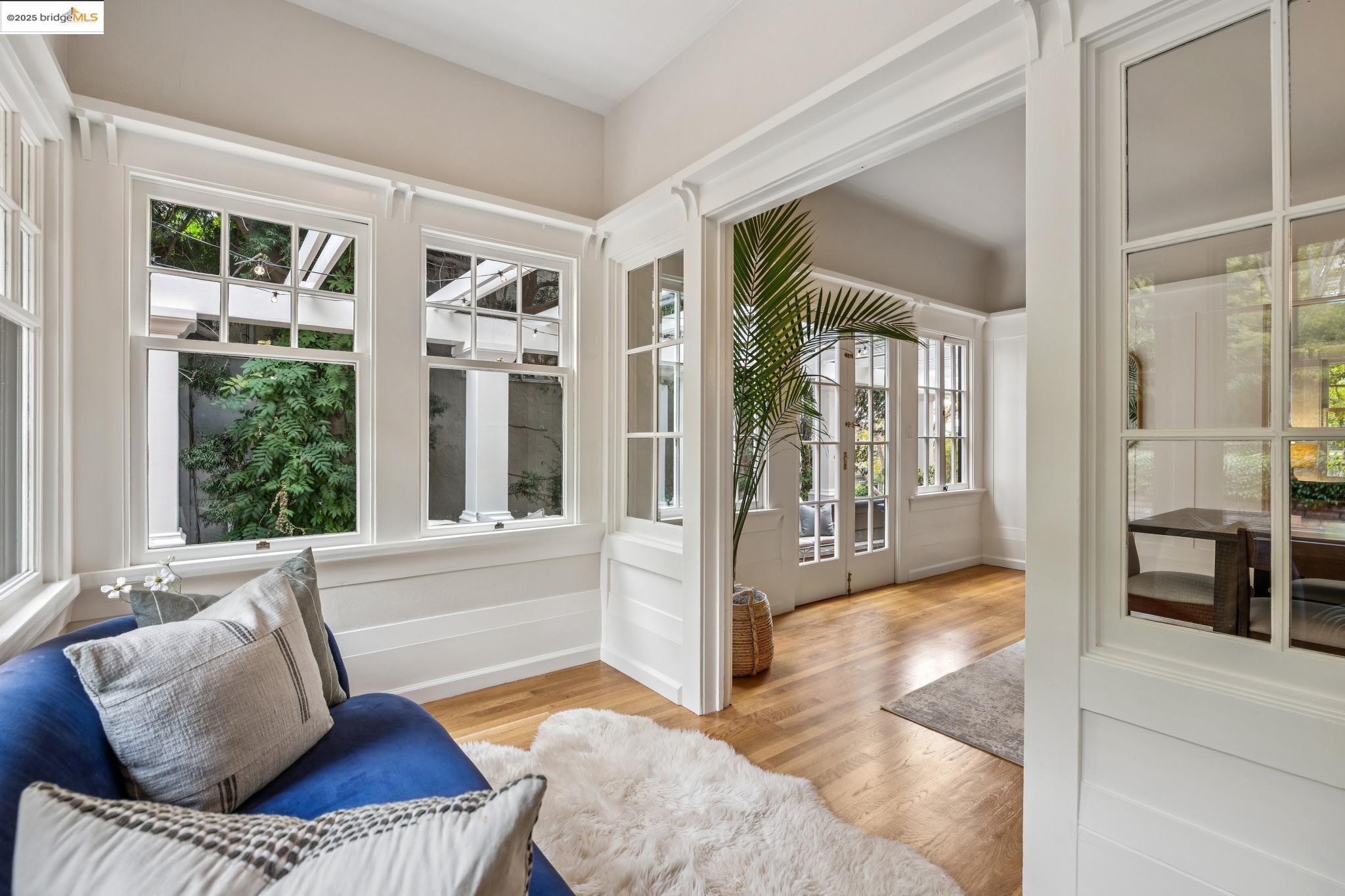 Detail Gallery Image 16 of 50 For 118 Hillside Ave, Piedmont,  CA 94611 - 3 Beds | 2/1 Baths