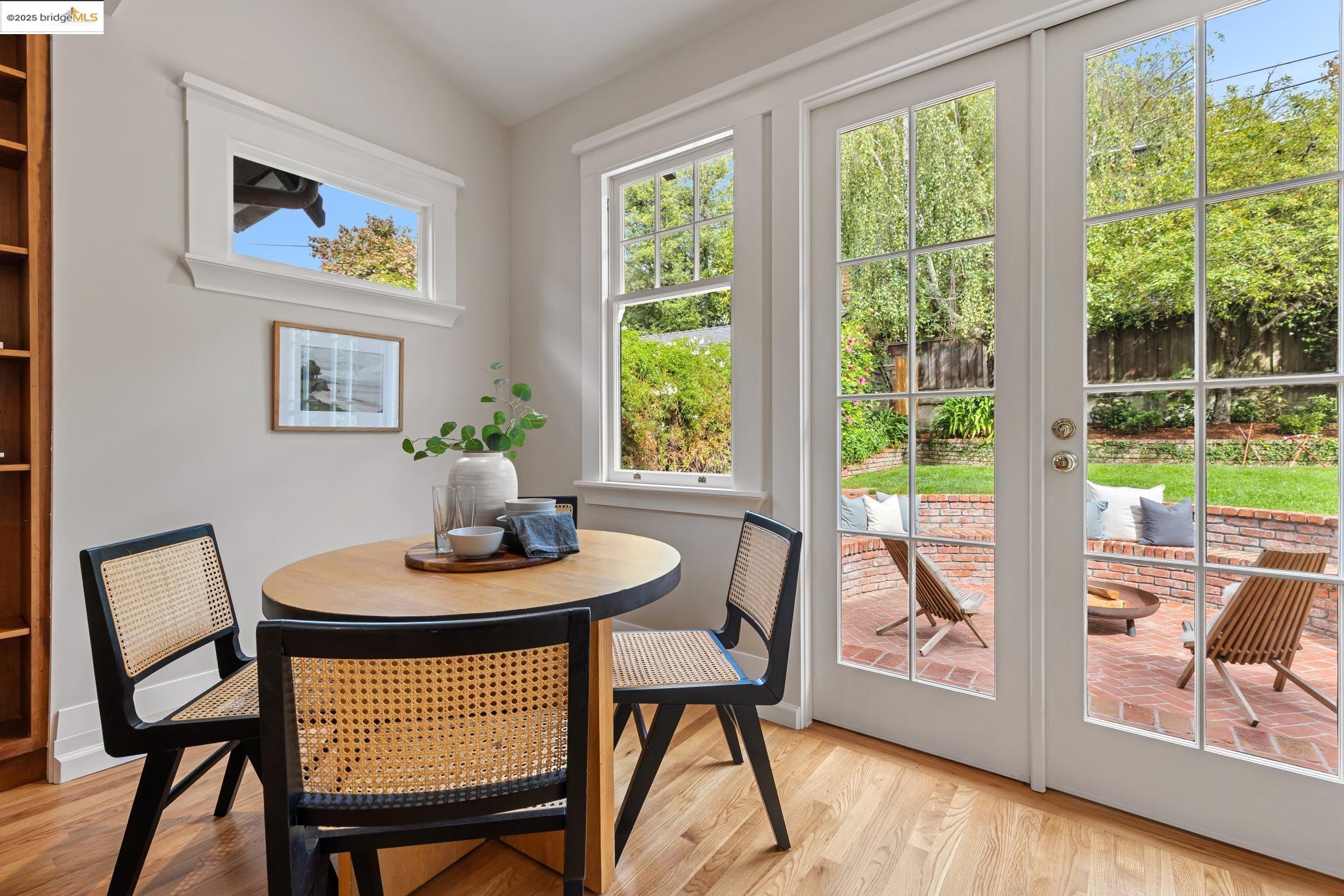 Detail Gallery Image 21 of 50 For 118 Hillside Ave, Piedmont,  CA 94611 - 3 Beds | 2/1 Baths