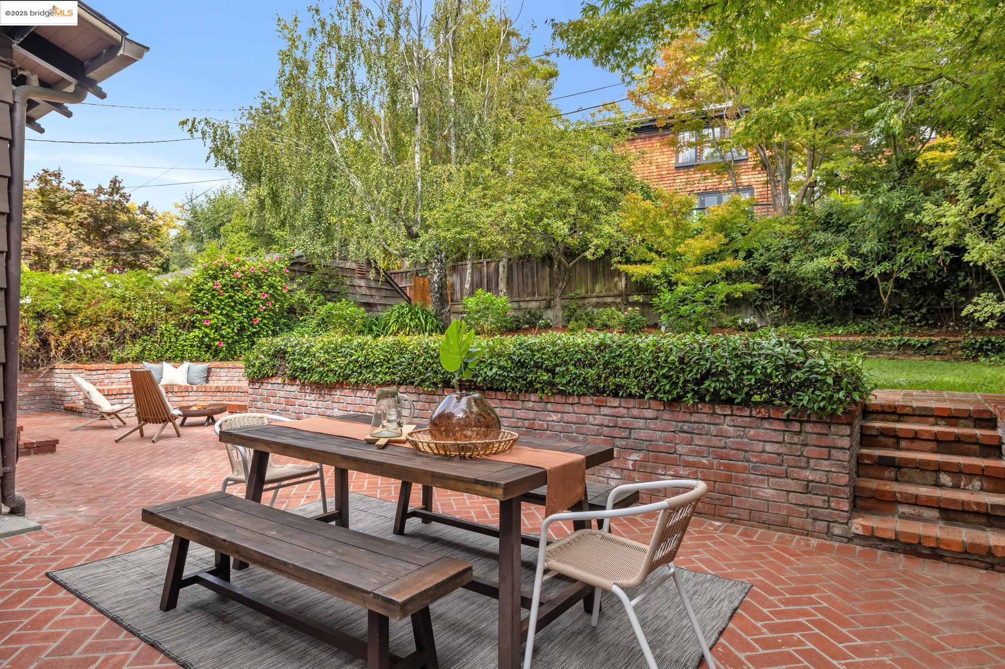 Detail Gallery Image 24 of 50 For 118 Hillside Ave, Piedmont,  CA 94611 - 3 Beds | 2/1 Baths