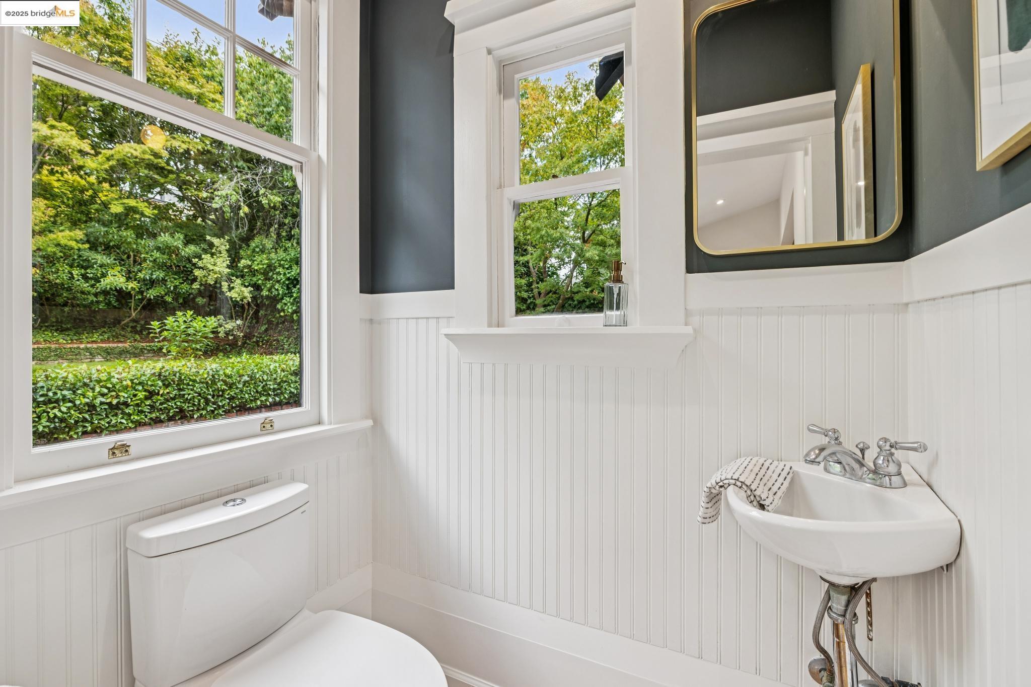 Detail Gallery Image 28 of 50 For 118 Hillside Ave, Piedmont,  CA 94611 - 3 Beds | 2/1 Baths