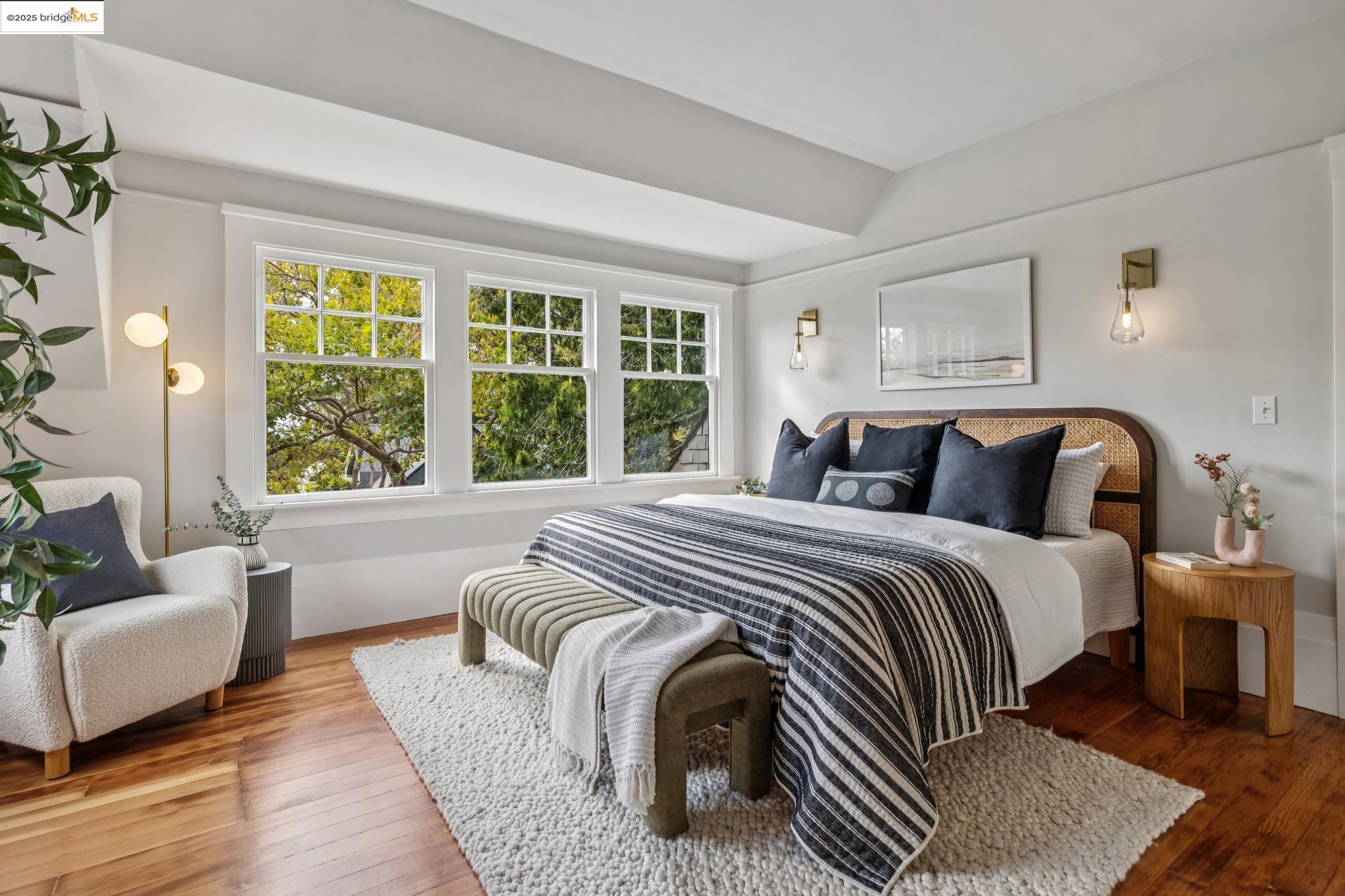 Detail Gallery Image 31 of 50 For 118 Hillside Ave, Piedmont,  CA 94611 - 3 Beds | 2/1 Baths