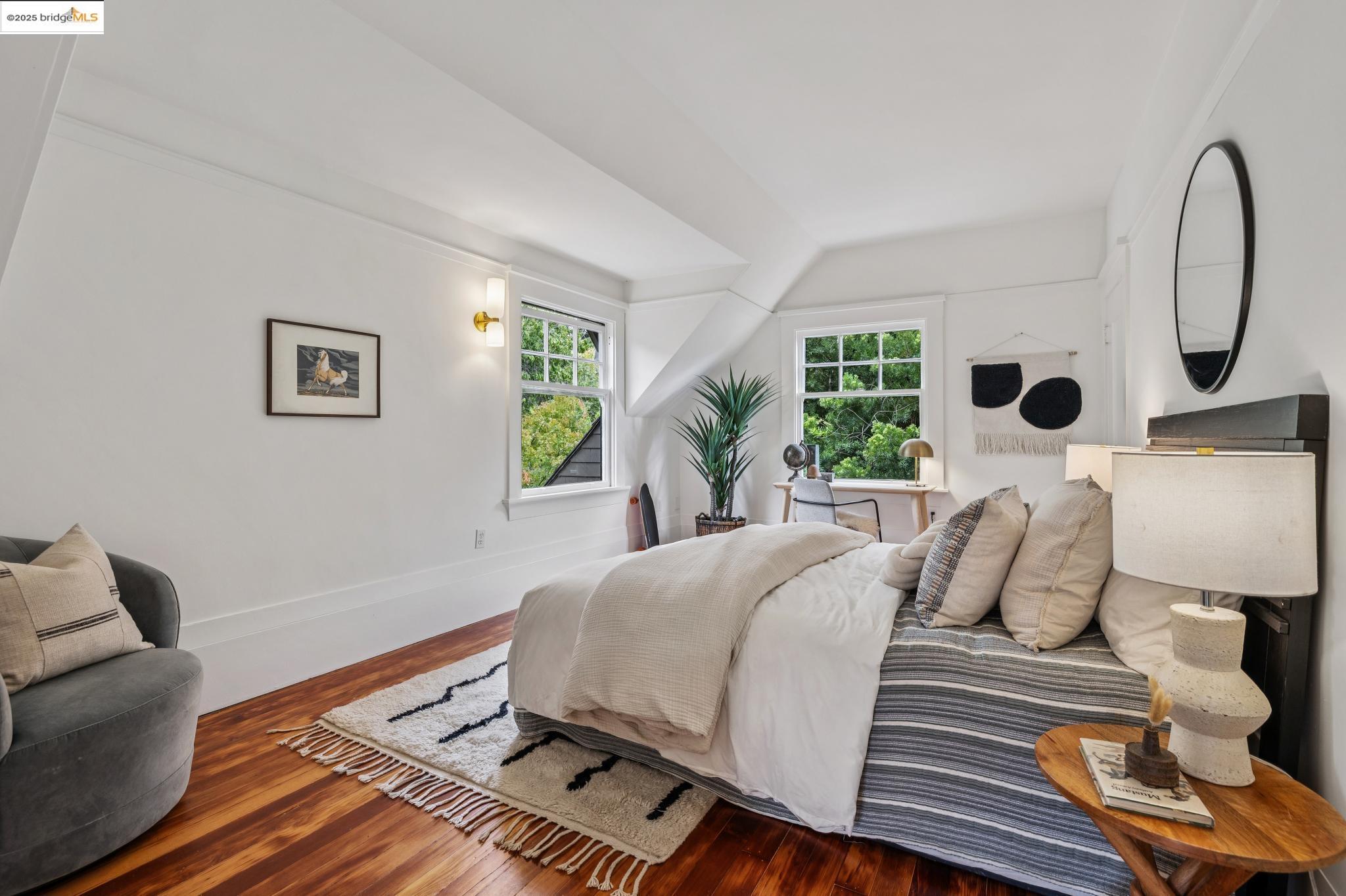 Detail Gallery Image 33 of 50 For 118 Hillside Ave, Piedmont,  CA 94611 - 3 Beds | 2/1 Baths