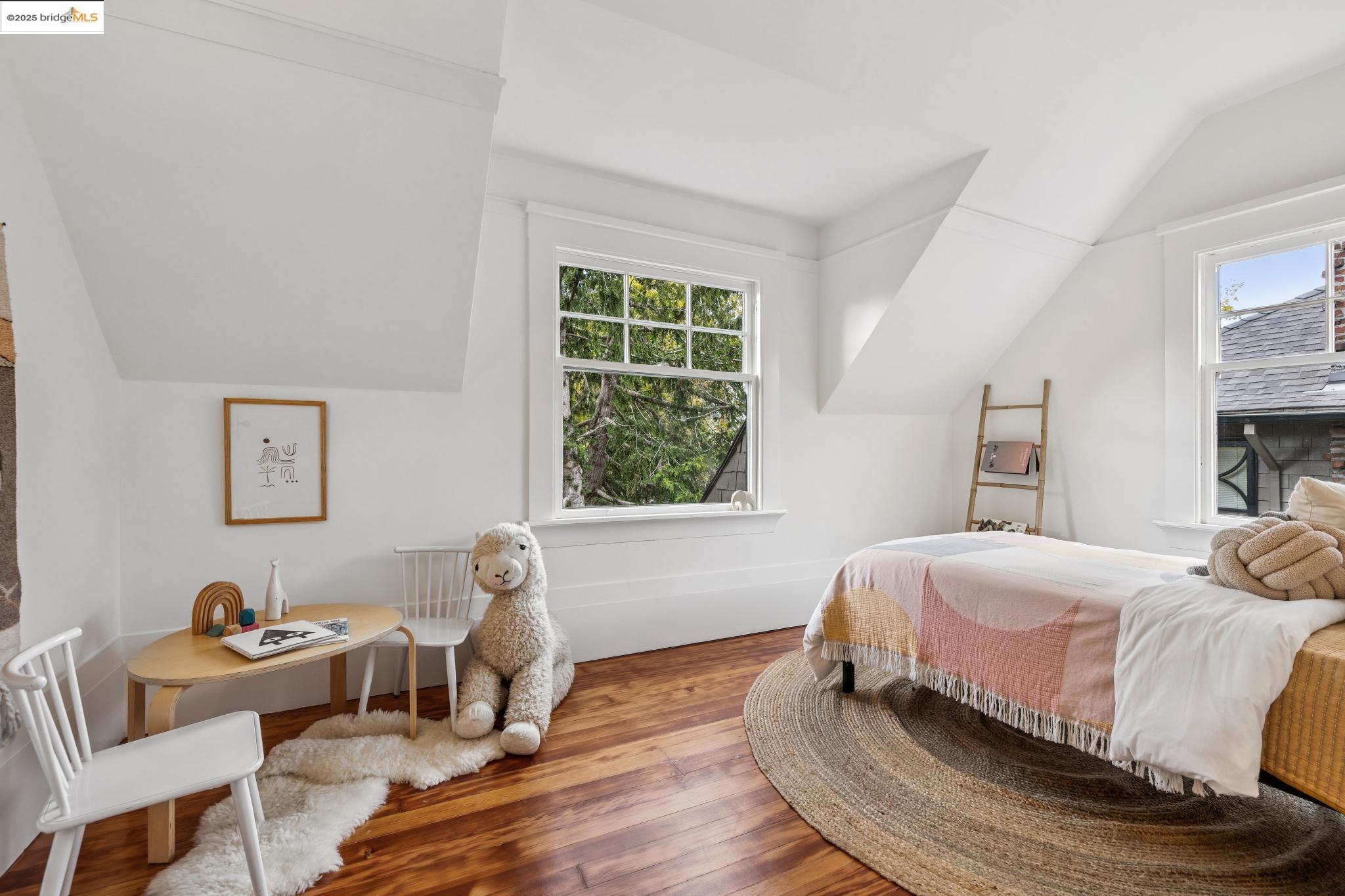 Detail Gallery Image 38 of 50 For 118 Hillside Ave, Piedmont,  CA 94611 - 3 Beds | 2/1 Baths