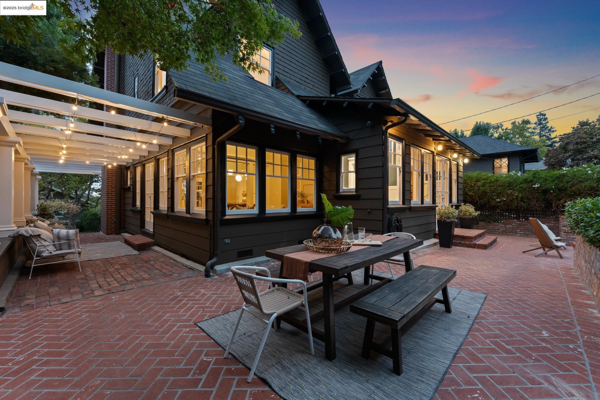 Detail Gallery Image 44 of 50 For 118 Hillside Ave, Piedmont,  CA 94611 - 3 Beds | 2/1 Baths