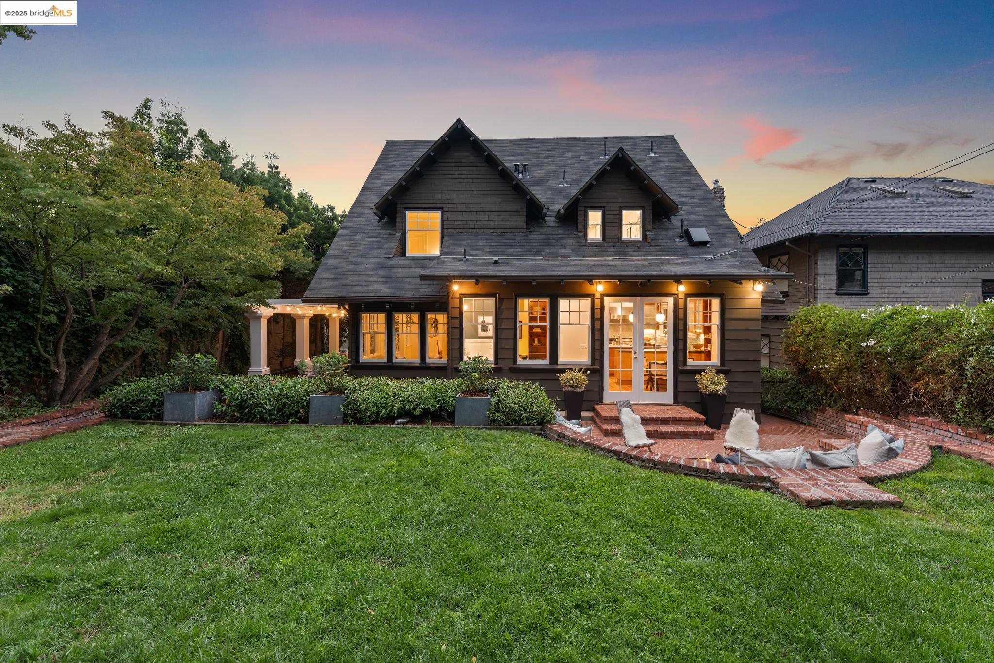 Detail Gallery Image 45 of 50 For 118 Hillside Ave, Piedmont,  CA 94611 - 3 Beds | 2/1 Baths