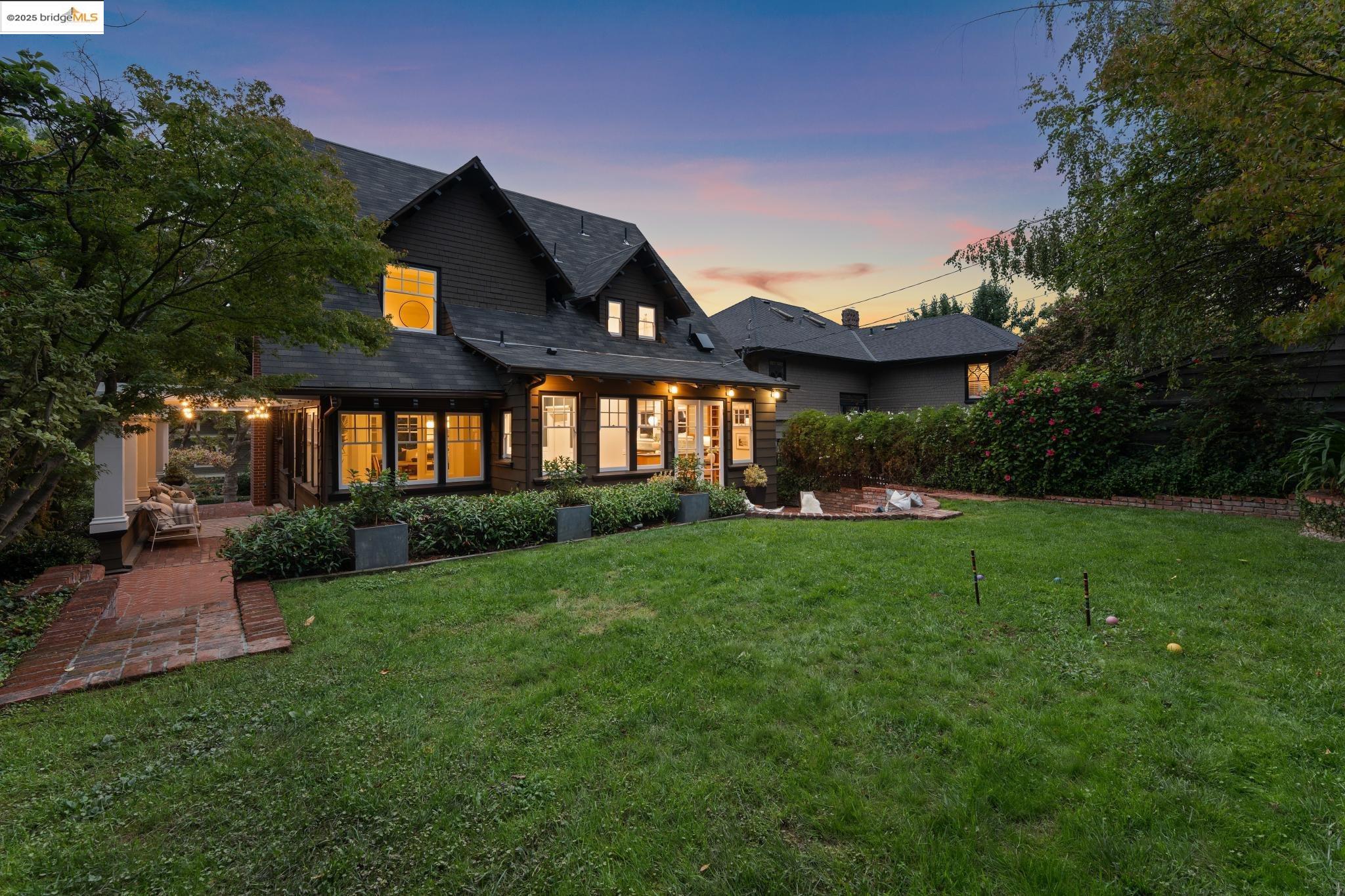 Detail Gallery Image 46 of 50 For 118 Hillside Ave, Piedmont,  CA 94611 - 3 Beds | 2/1 Baths